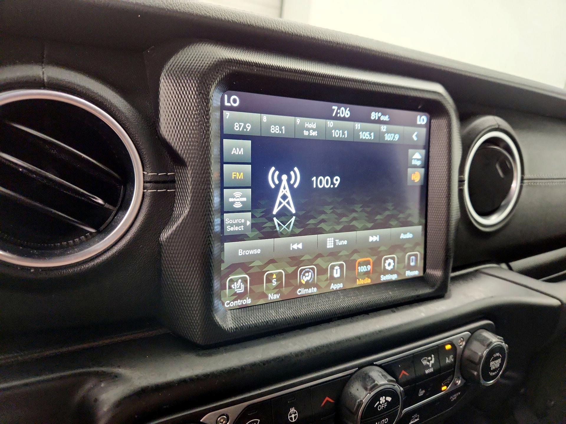 Thumbnail: 2022 Jeep Wrangler - 15