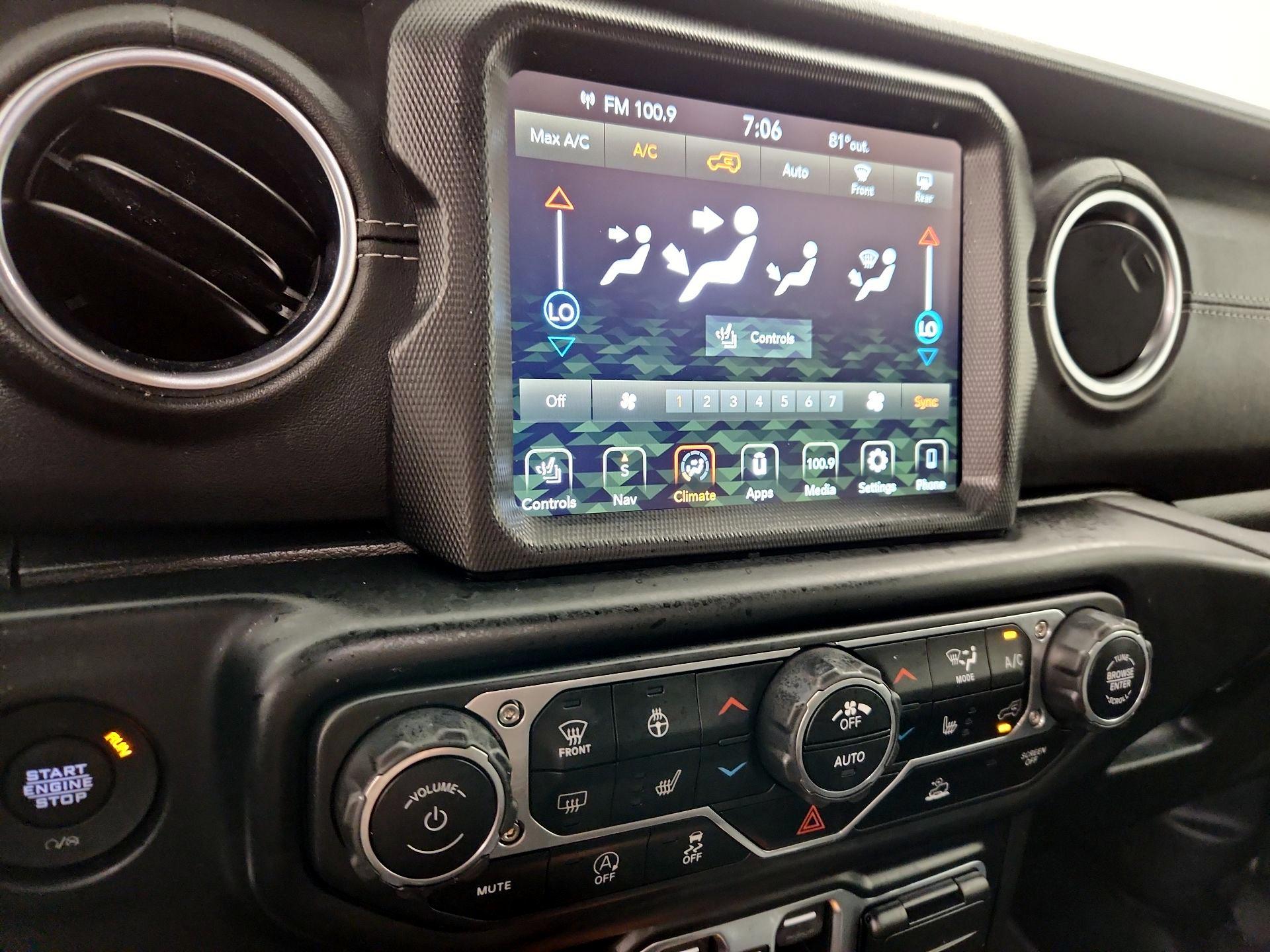Thumbnail: 2022 Jeep Wrangler - 16