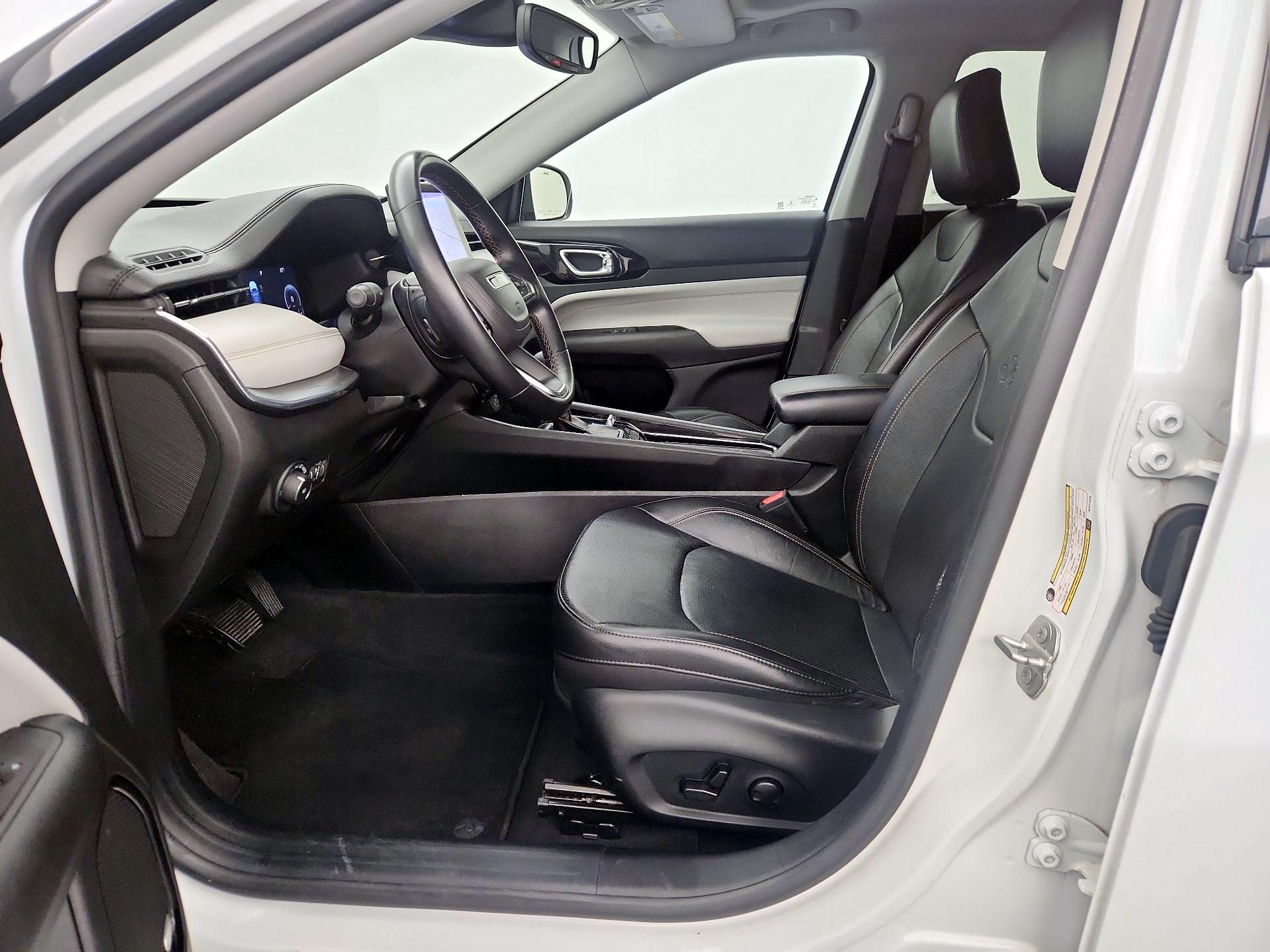 Thumbnail: 2022 Jeep Compass - 11