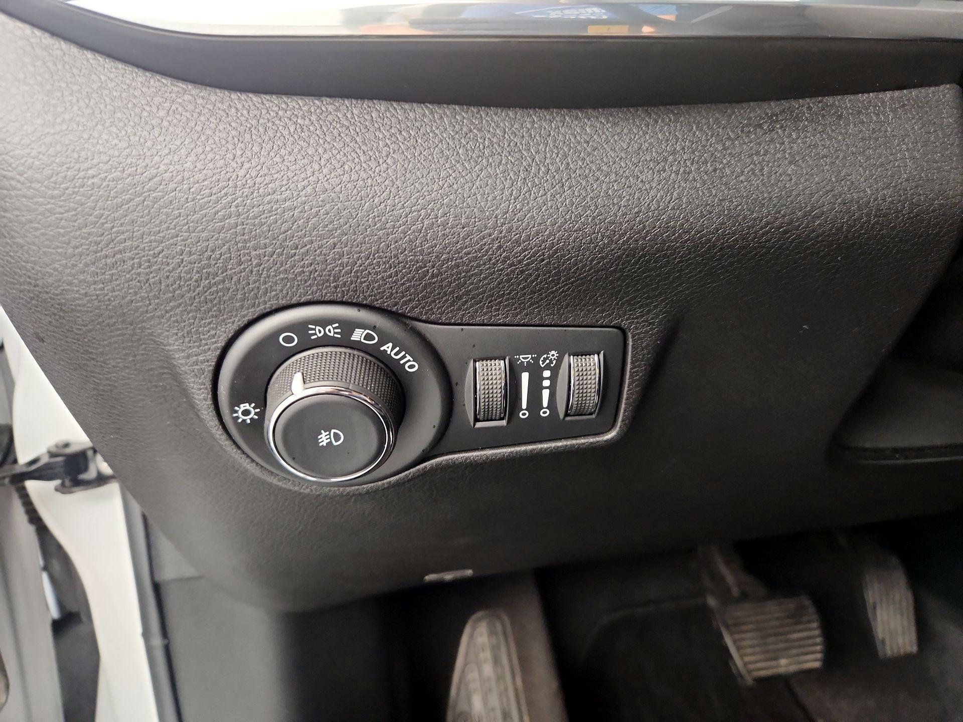 Thumbnail: 2022 Jeep Compass - 13