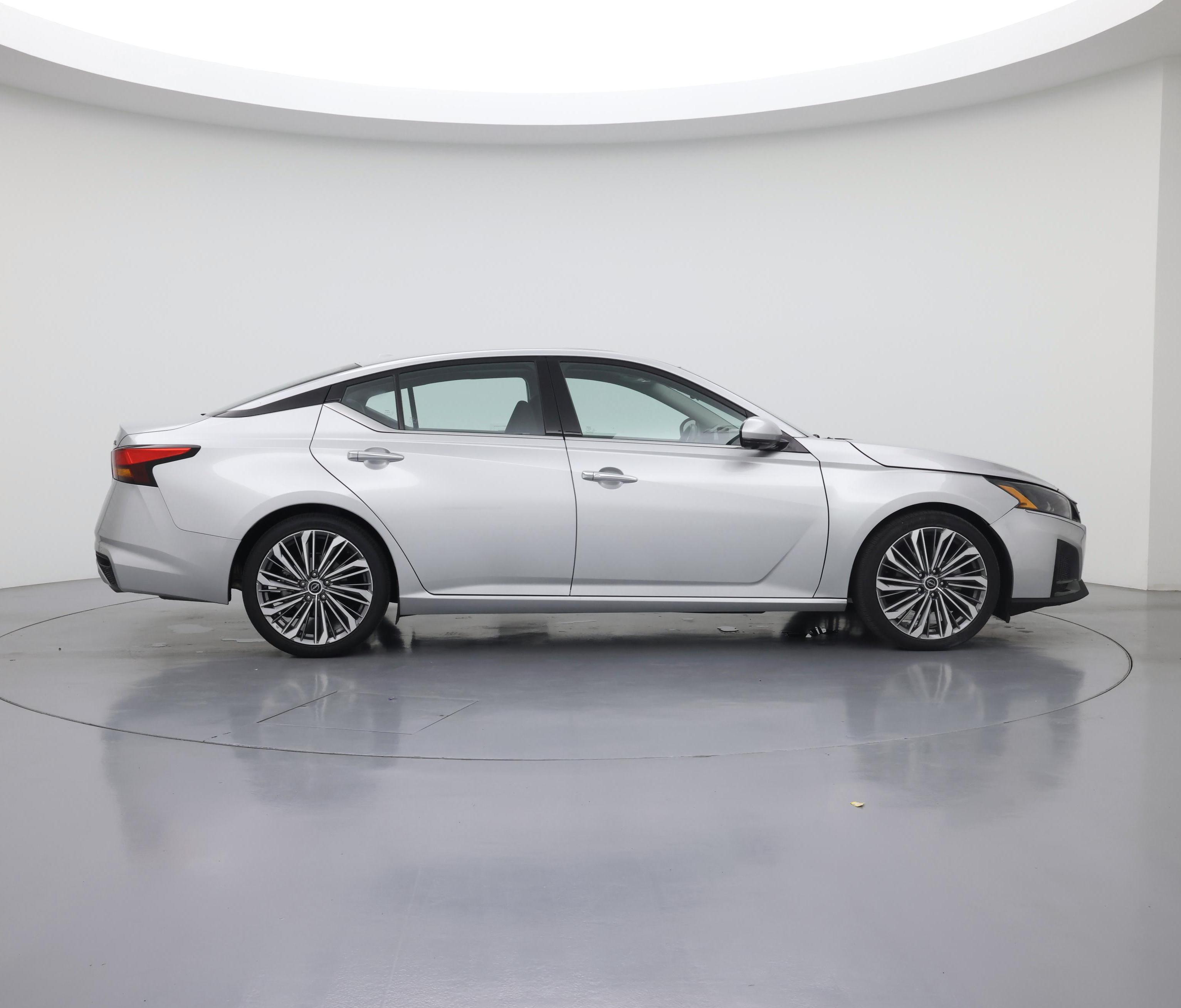 Thumbnail: 2023 Nissan Altima - 7