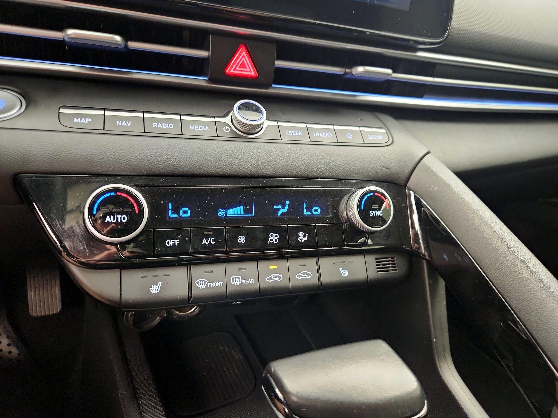 Thumbnail: 2024 Hyundai Elantra - 16