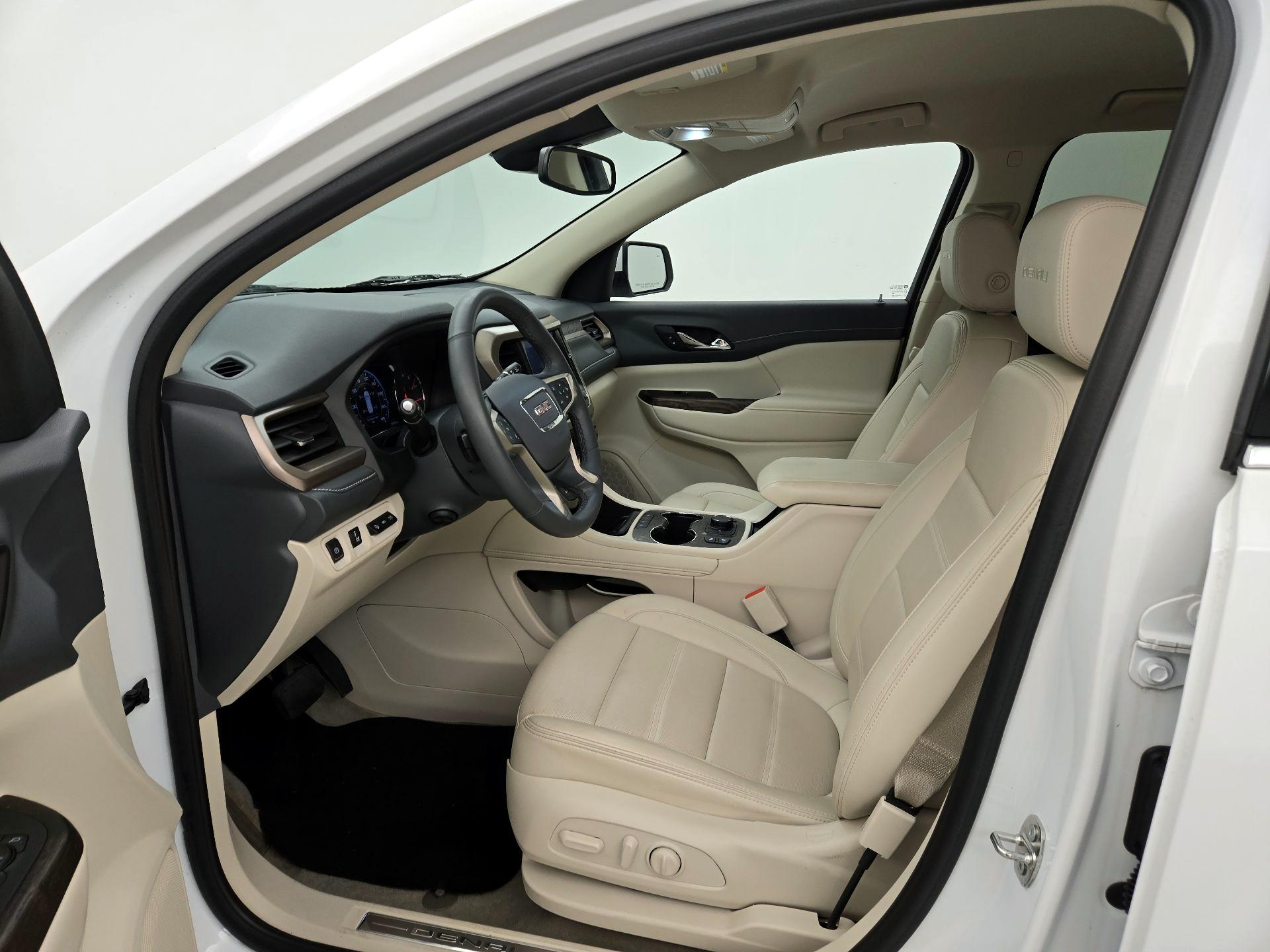 Thumbnail: 2023 GMC Acadia - 11