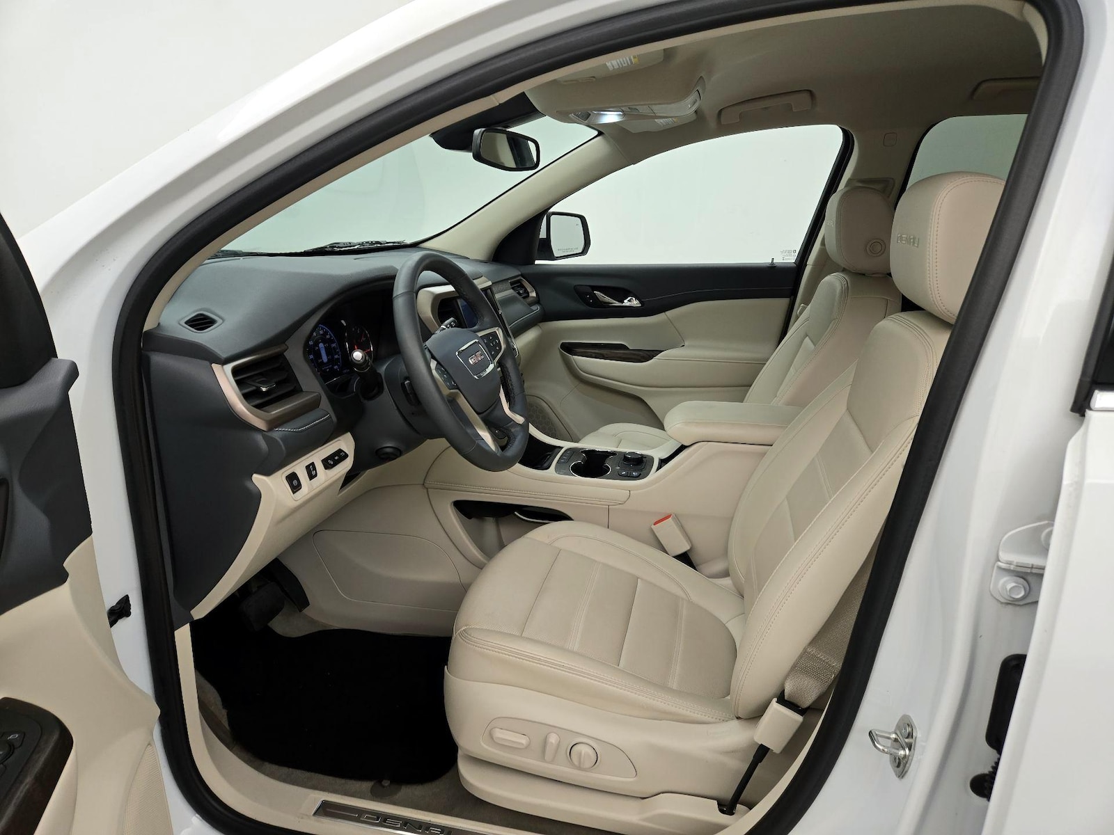 2023 GMC Acadia Denali - Photo 12