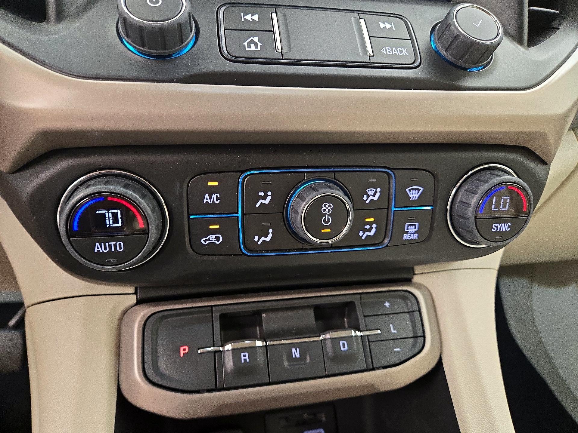 Thumbnail: 2023 GMC Acadia - 17