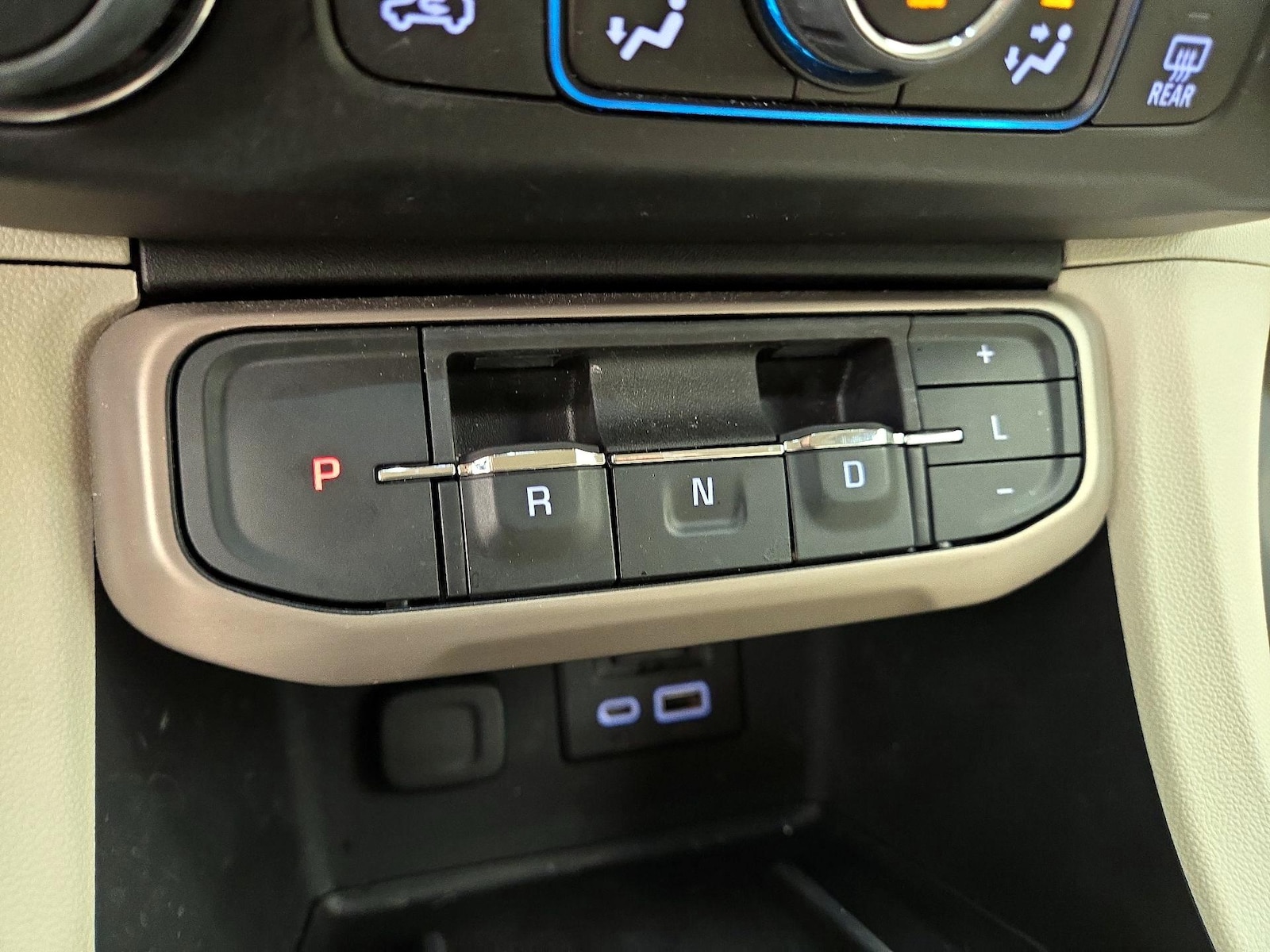 2023 GMC Acadia Denali - Photo 19
