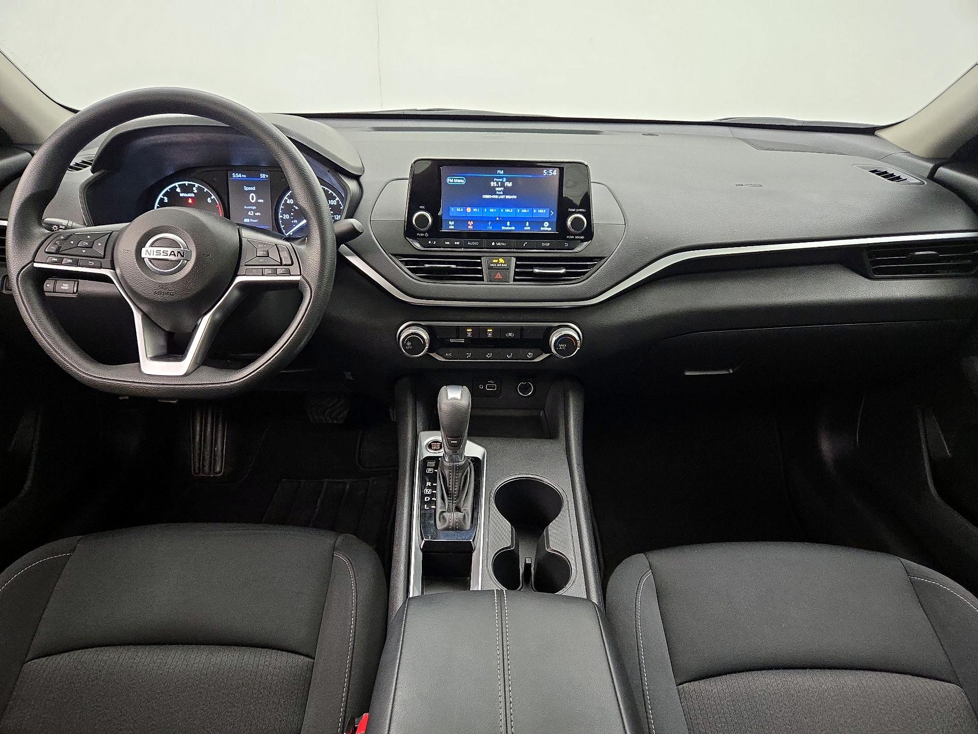 Thumbnail: 2022 Nissan Altima - 9