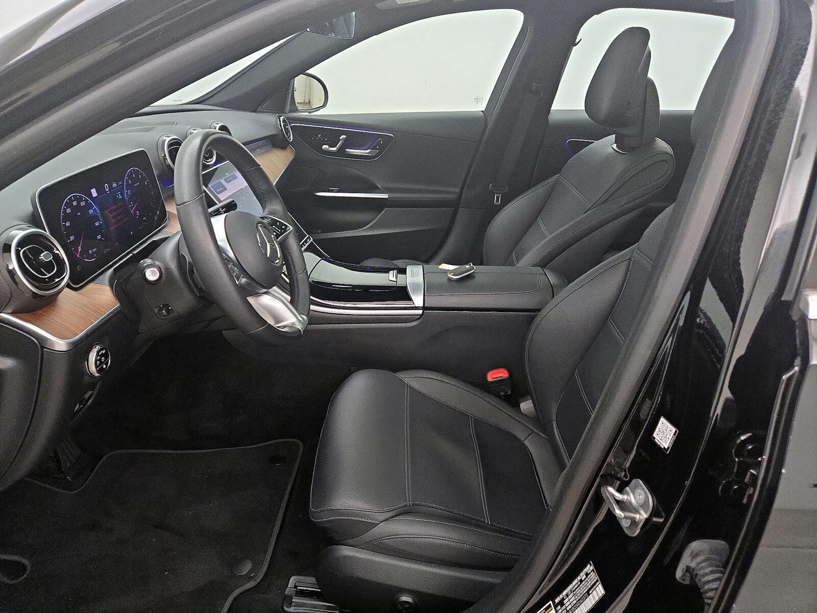 2025 Mercedes-Benz C-Class Sedan C 300 - Photo 12