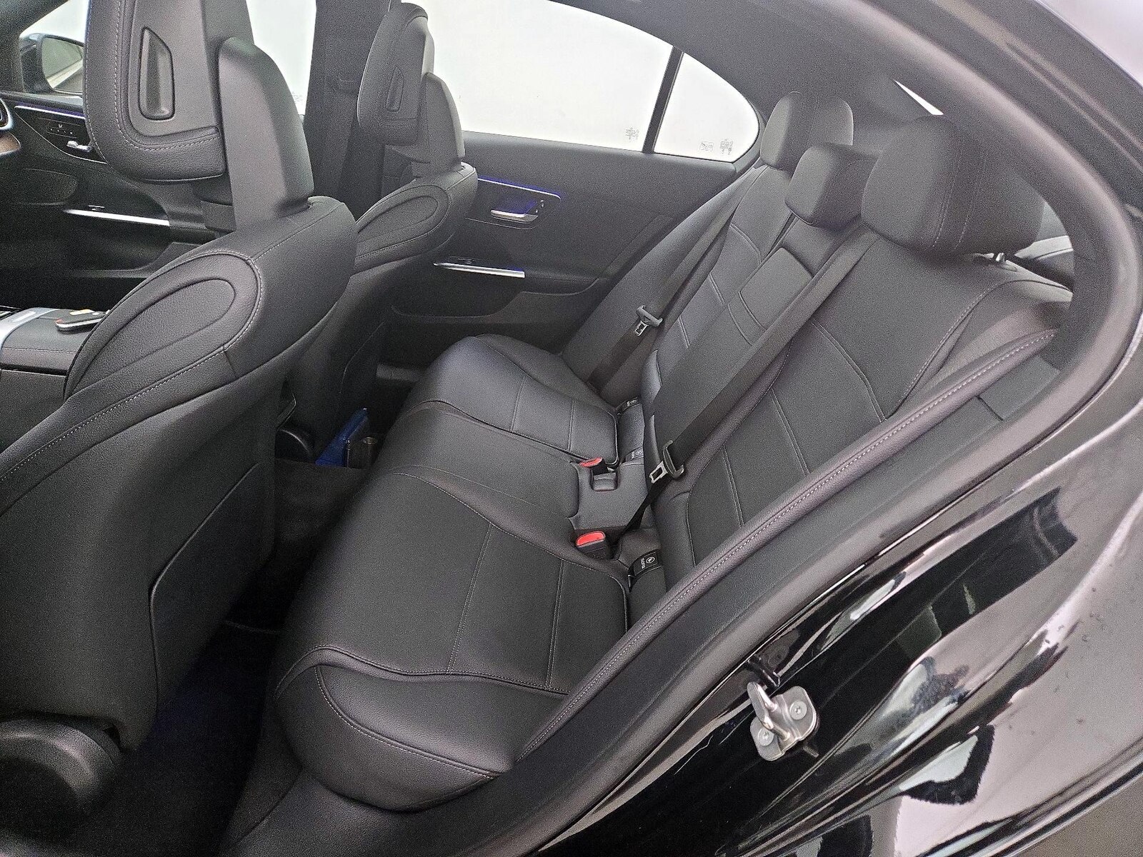 2025 Mercedes-Benz C-Class Sedan C 300 - Photo 22