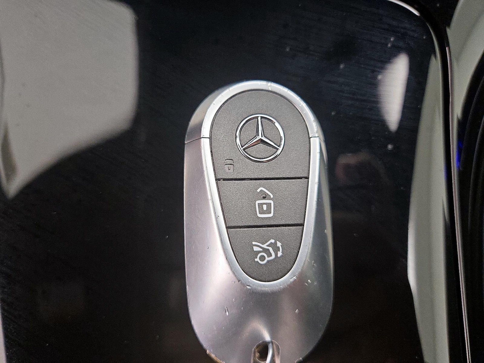 2025 Mercedes-Benz C-Class Sedan C 300 - Photo 25