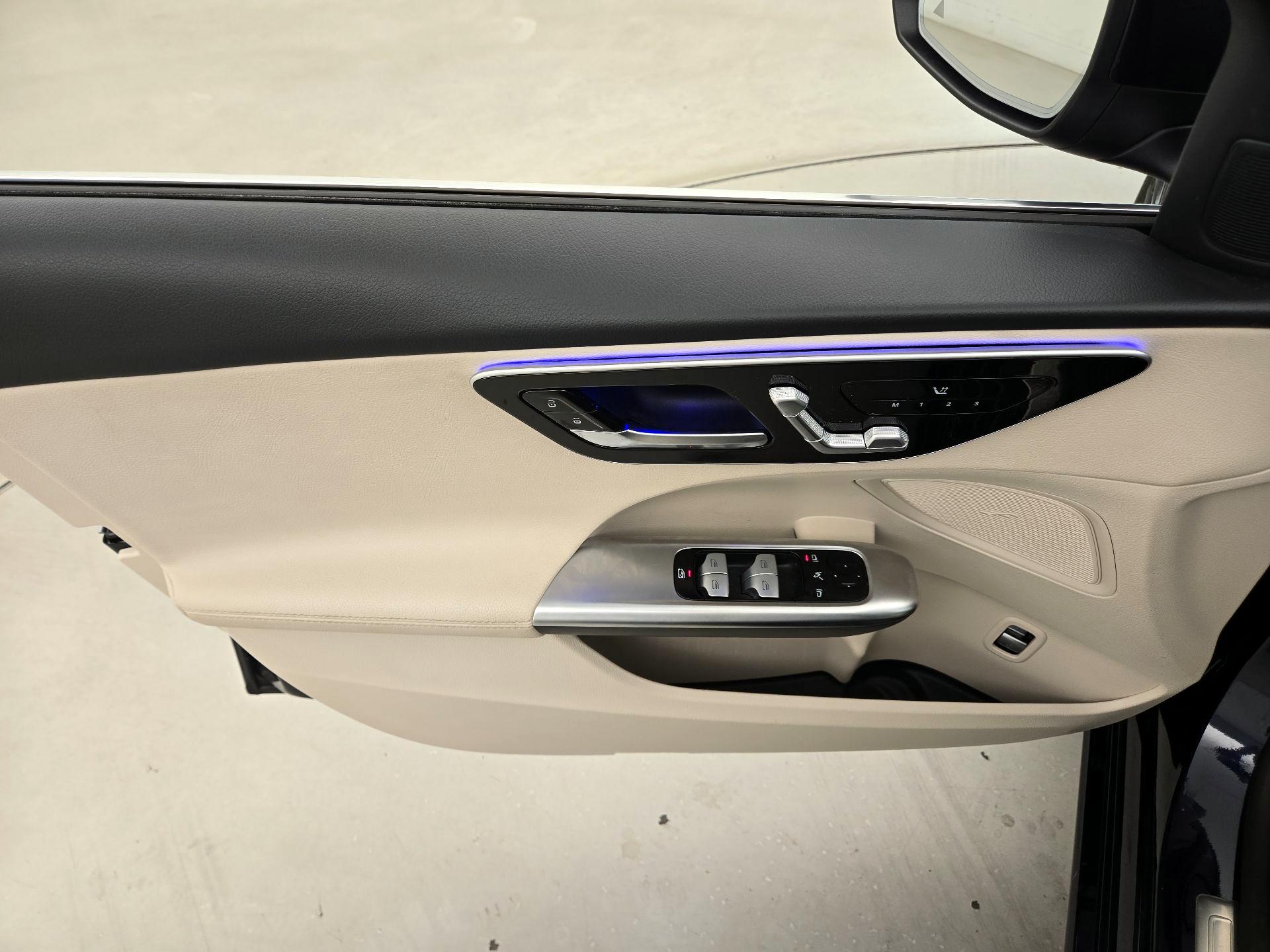 Thumbnail: 2023 Mercedes-Benz C-Class - 12