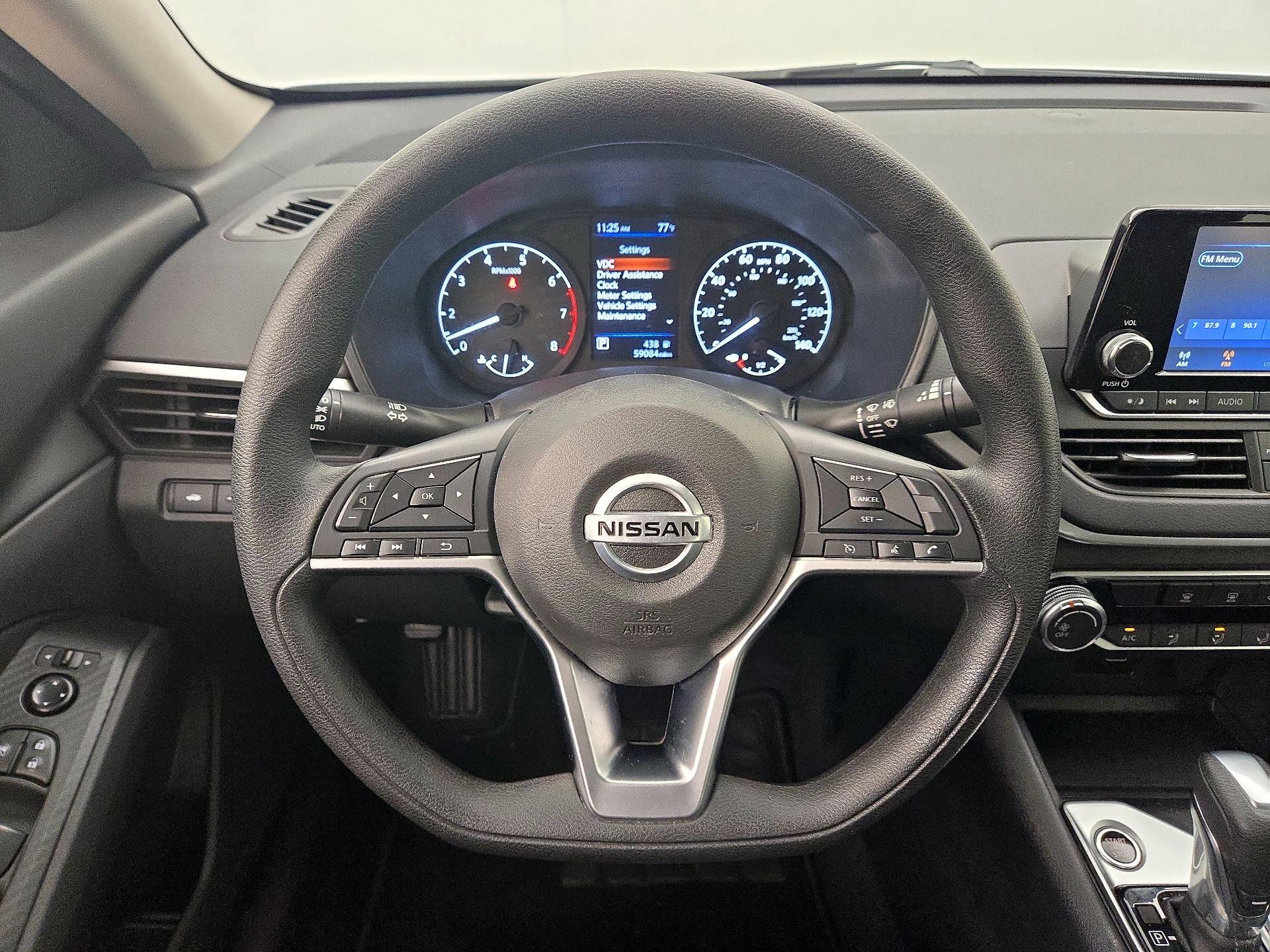 Thumbnail: 2022 Nissan Altima - 10