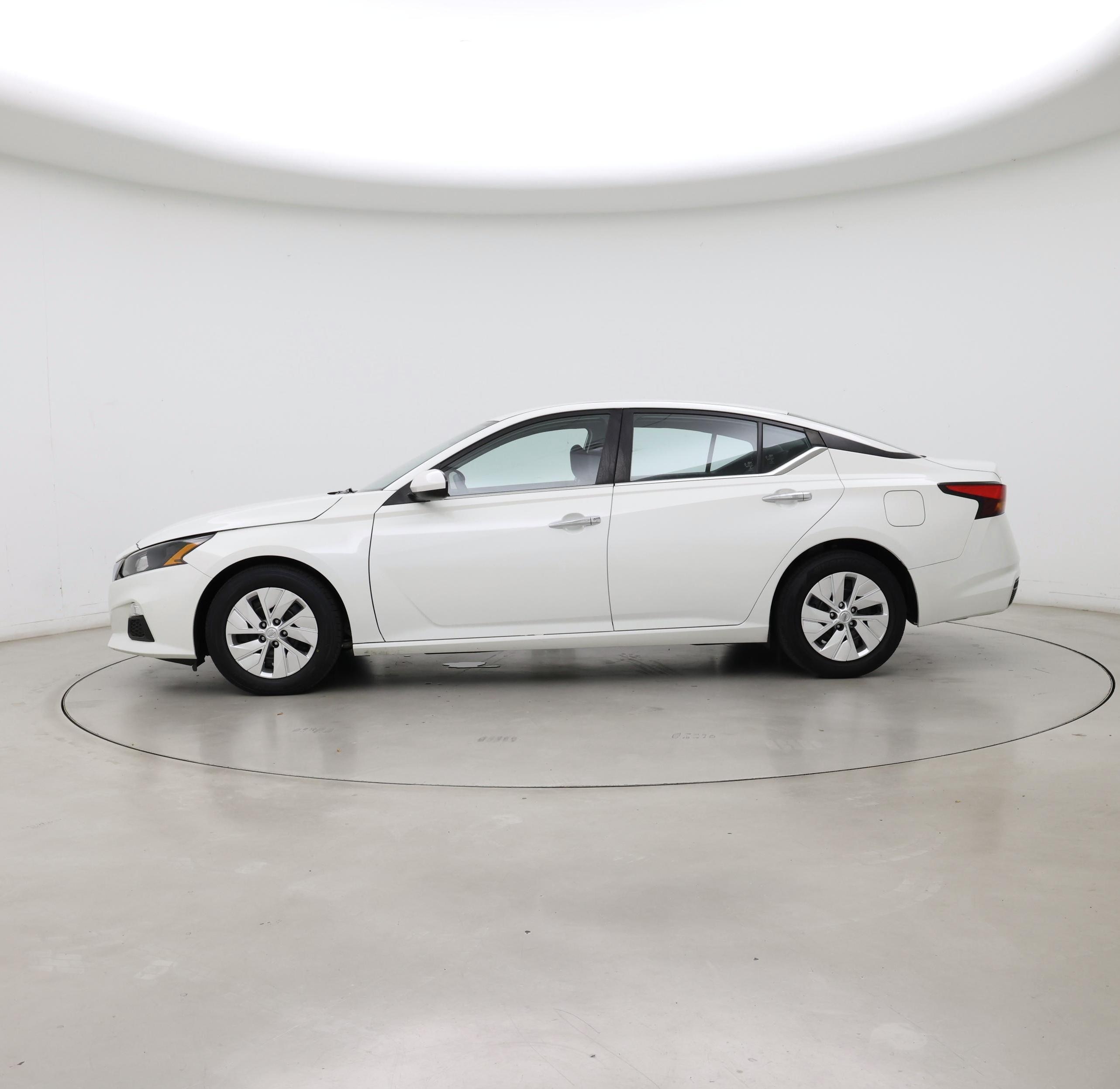 Thumbnail: 2022 Nissan Altima - 3