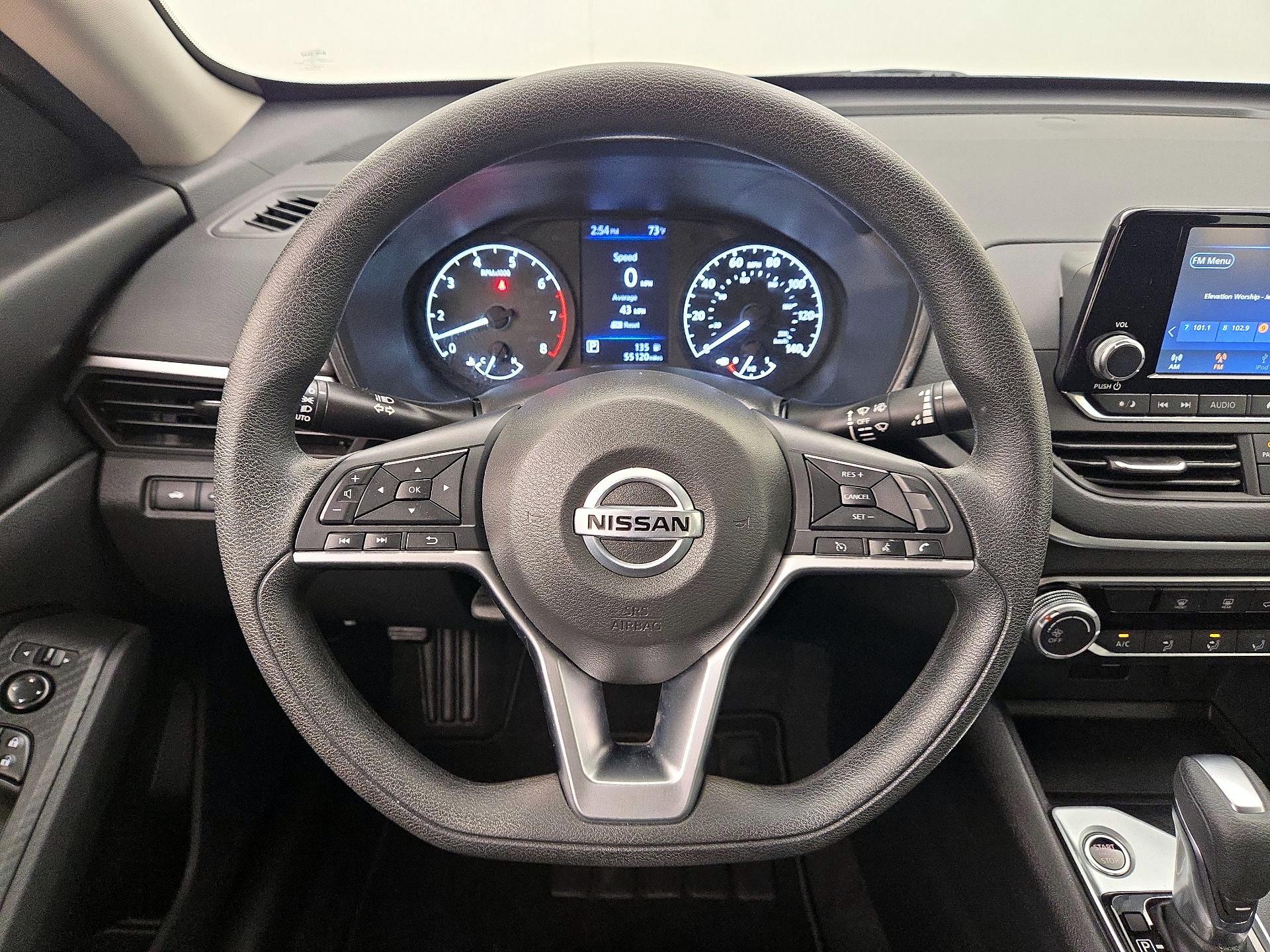 Thumbnail: 2022 Nissan Altima - 10