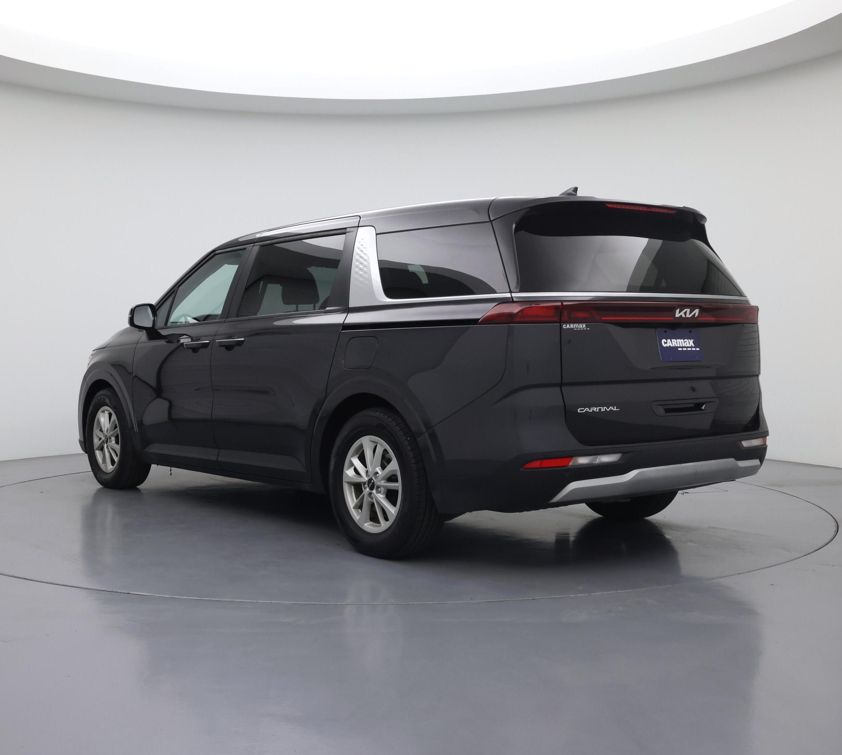 Thumbnail: 2023 Kia Carnival - 2