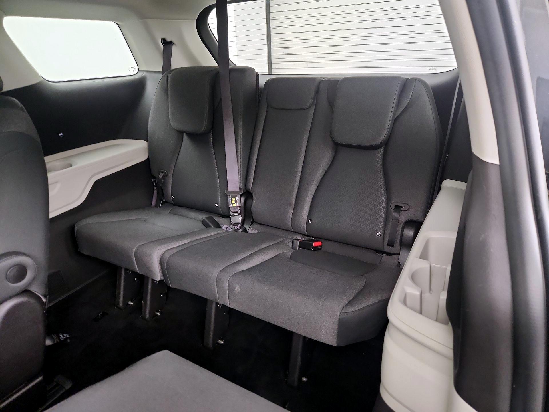 Thumbnail: 2023 Kia Carnival - 20