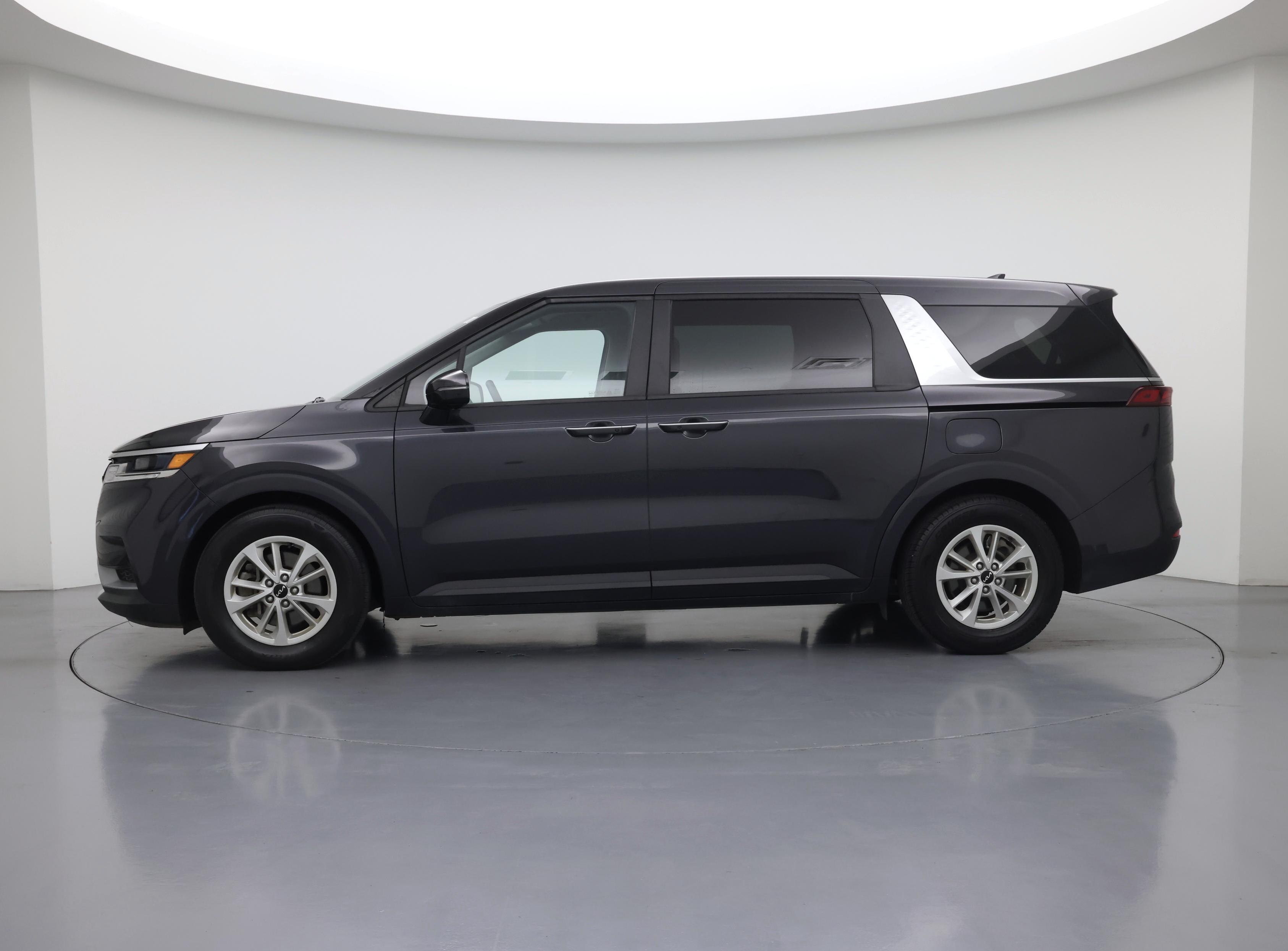 Thumbnail: 2023 Kia Carnival - 3