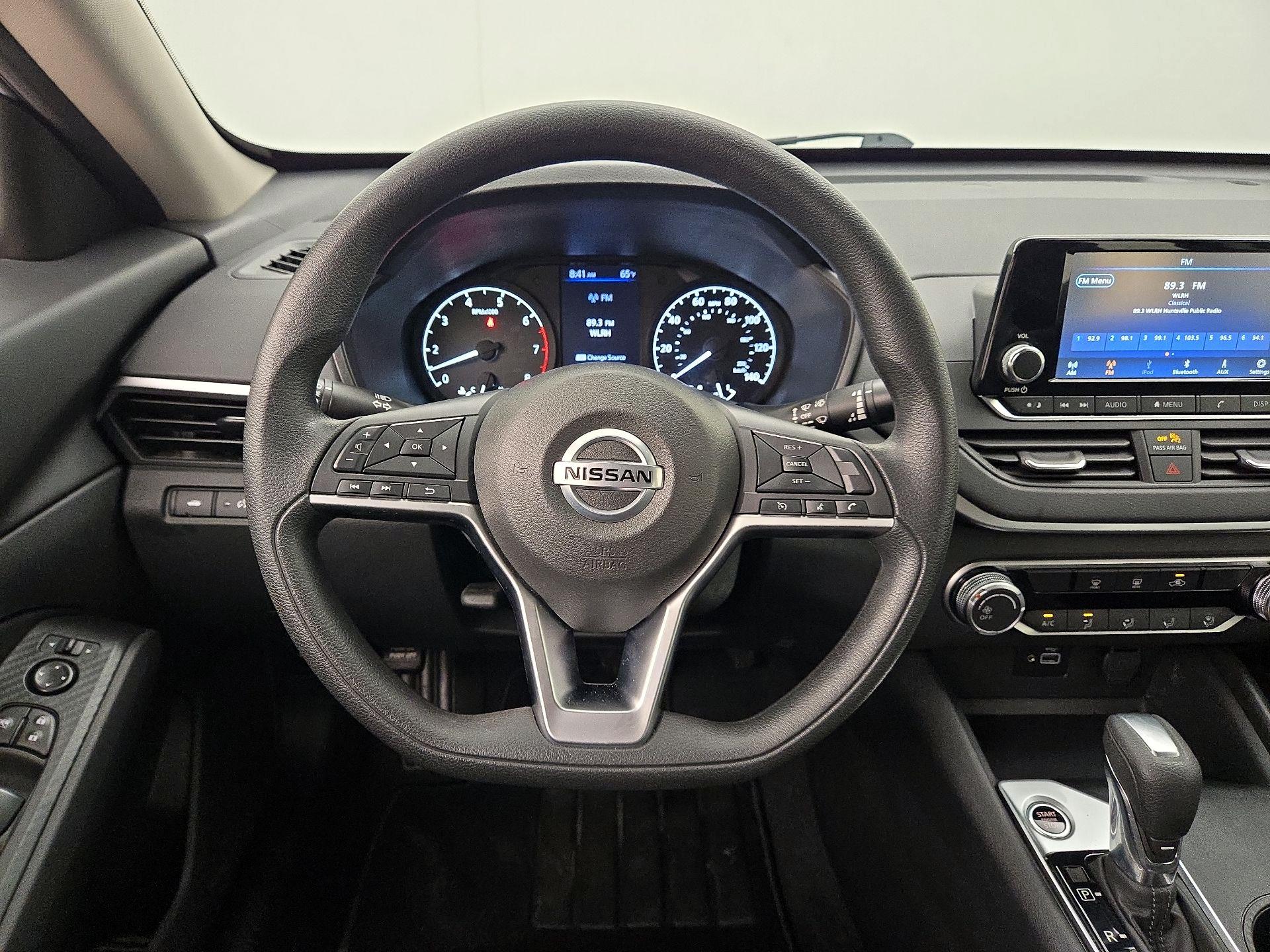 Thumbnail: 2022 Nissan Altima - 10