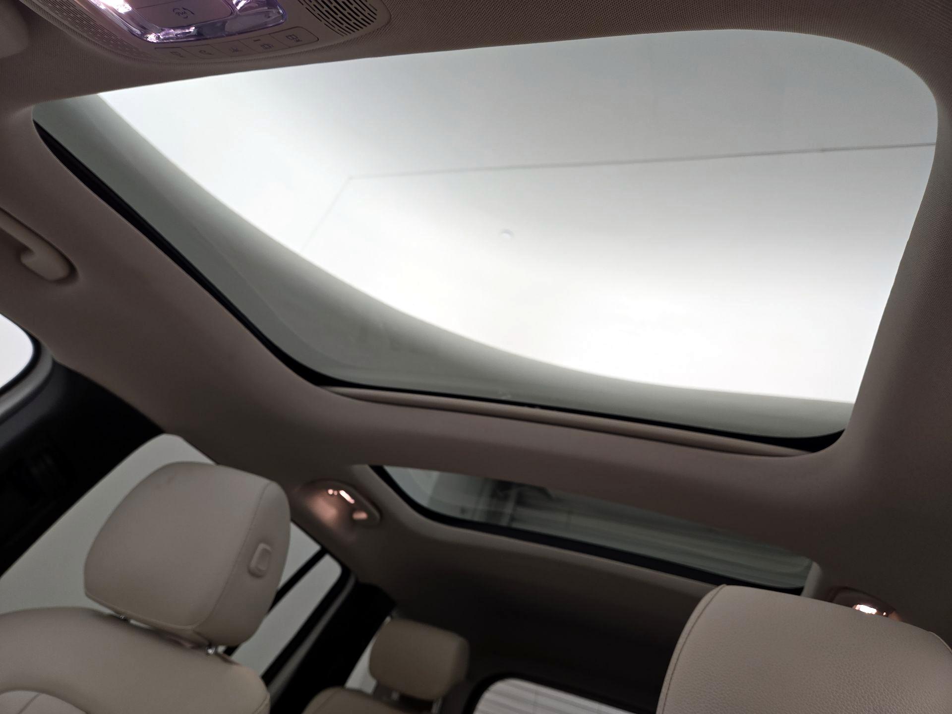 Thumbnail: 2023 Mercedes-Benz GLB - 19