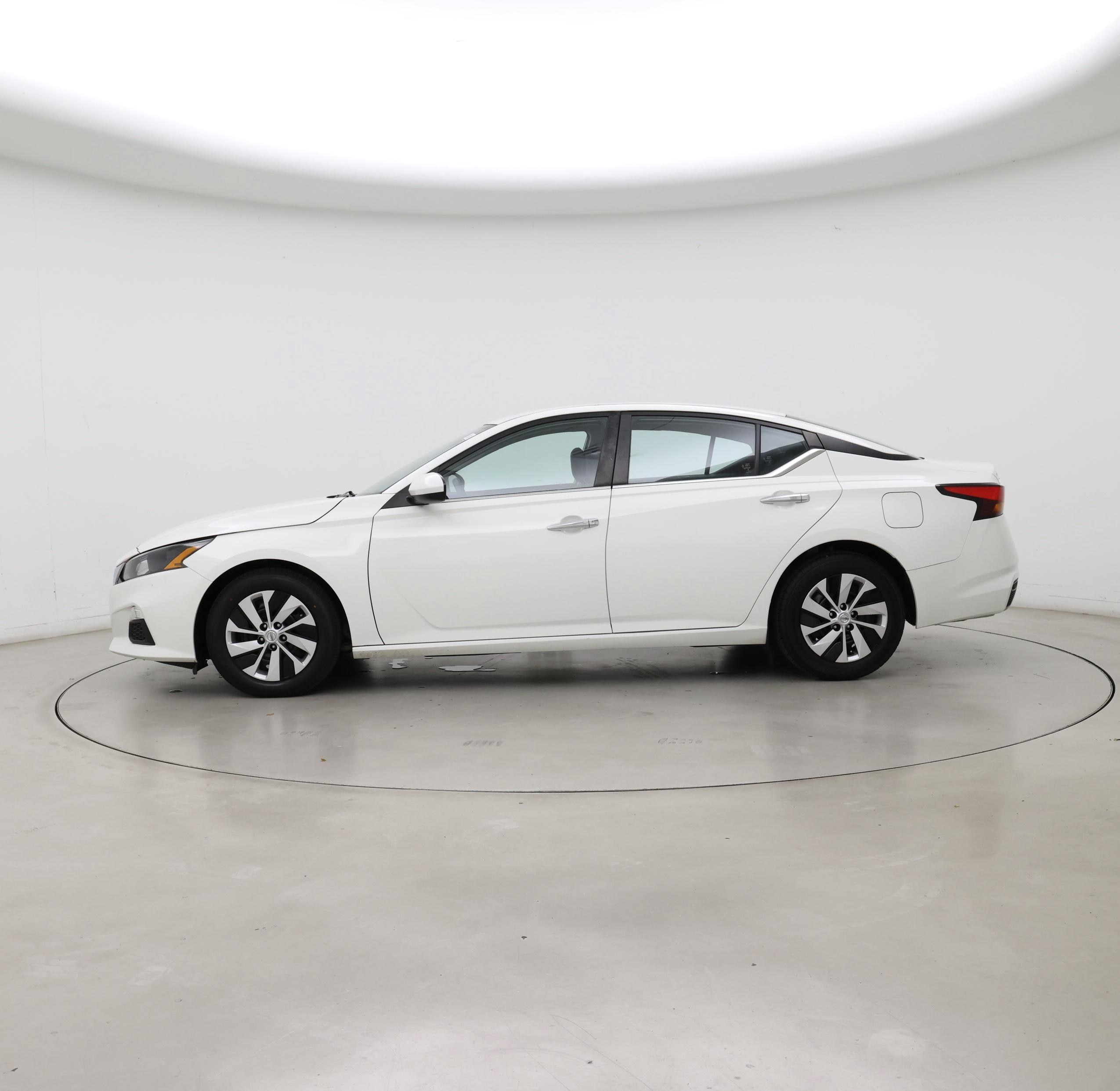 Thumbnail: 2022 Nissan Altima - 3