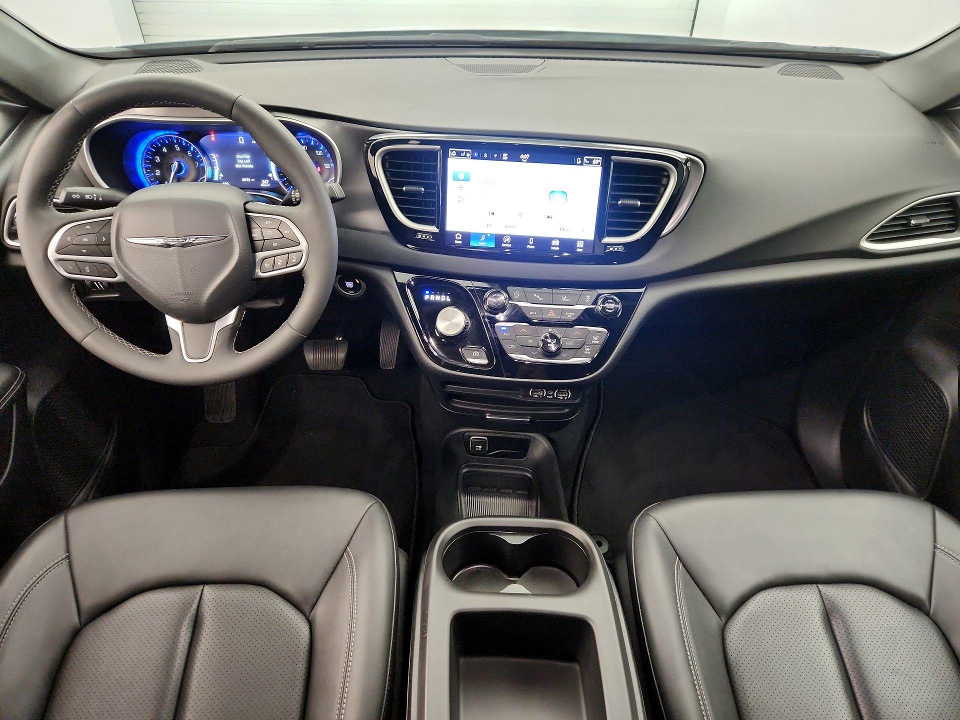 Thumbnail: 2025 Chrysler Pacifica - 9