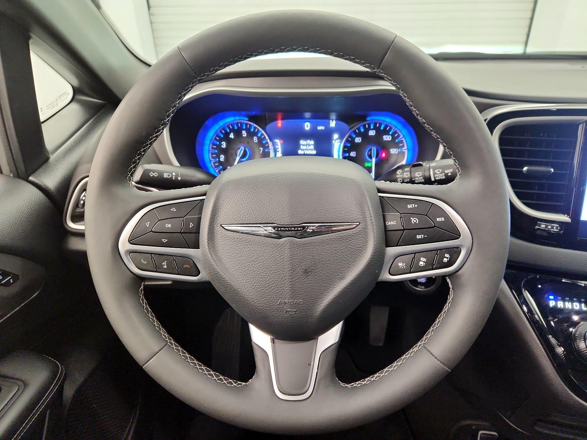 Thumbnail: 2025 Chrysler Pacifica - 10