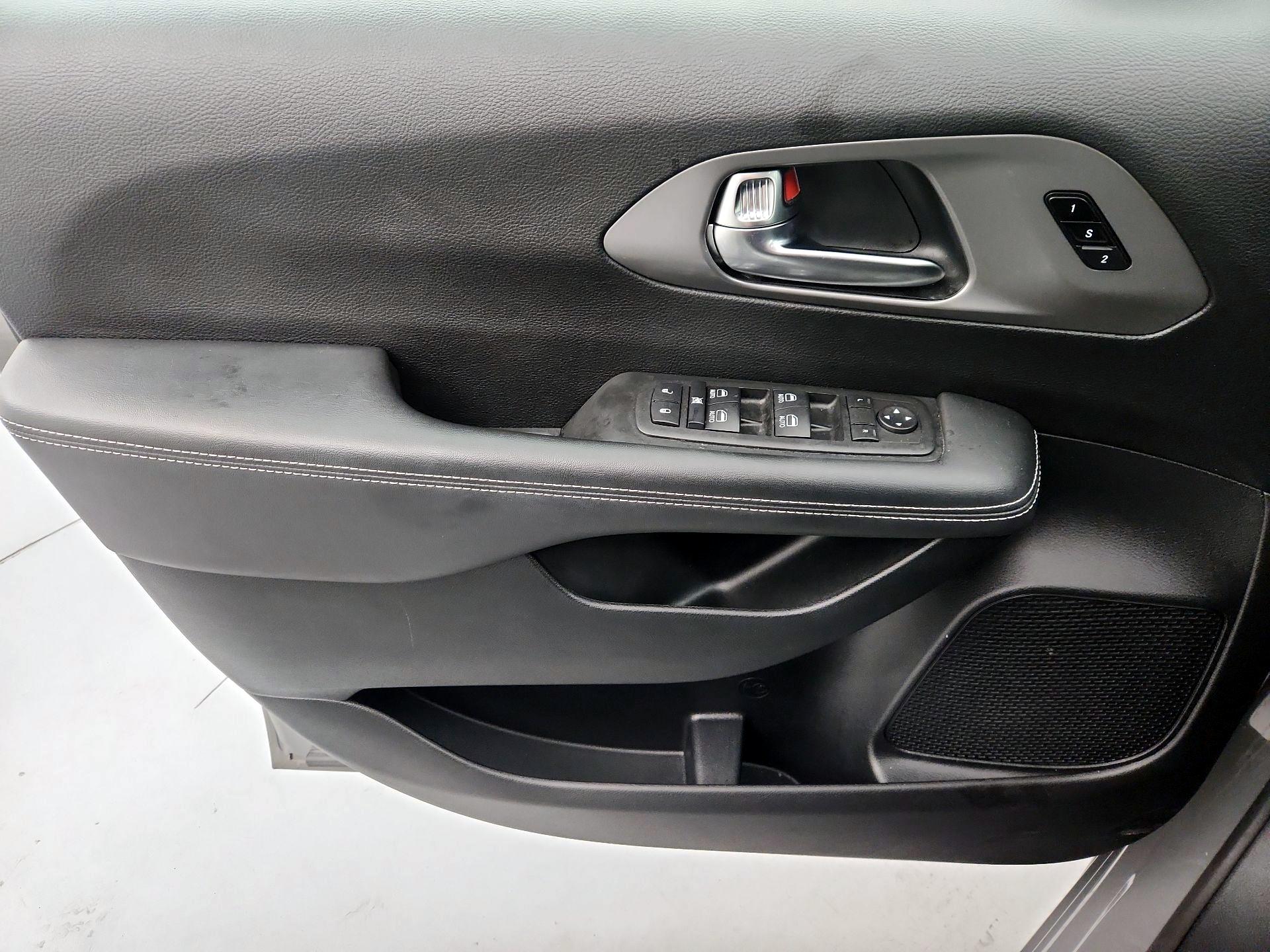 Thumbnail: 2025 Chrysler Pacifica - 12