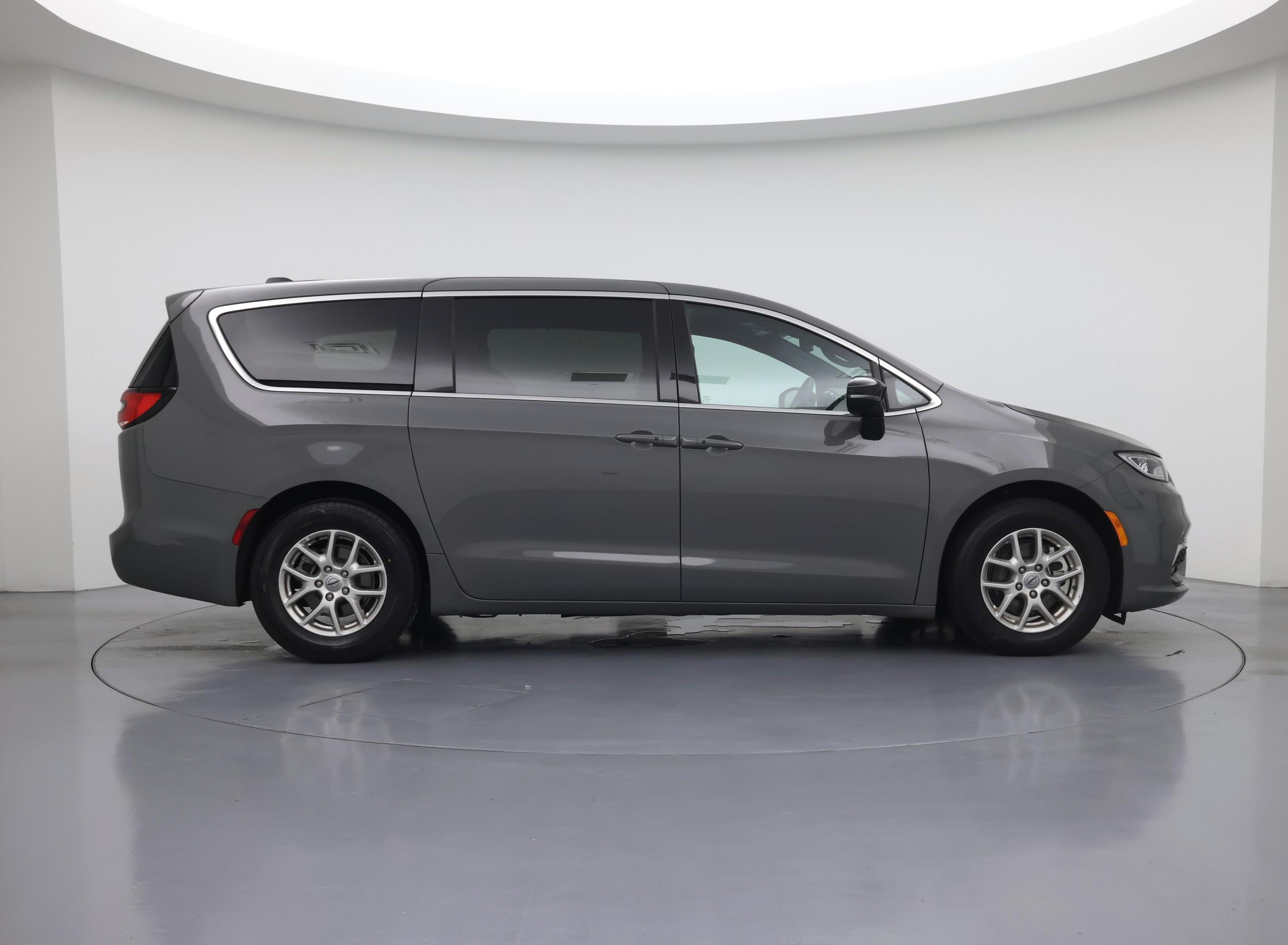 Thumbnail: 2025 Chrysler Pacifica - 7