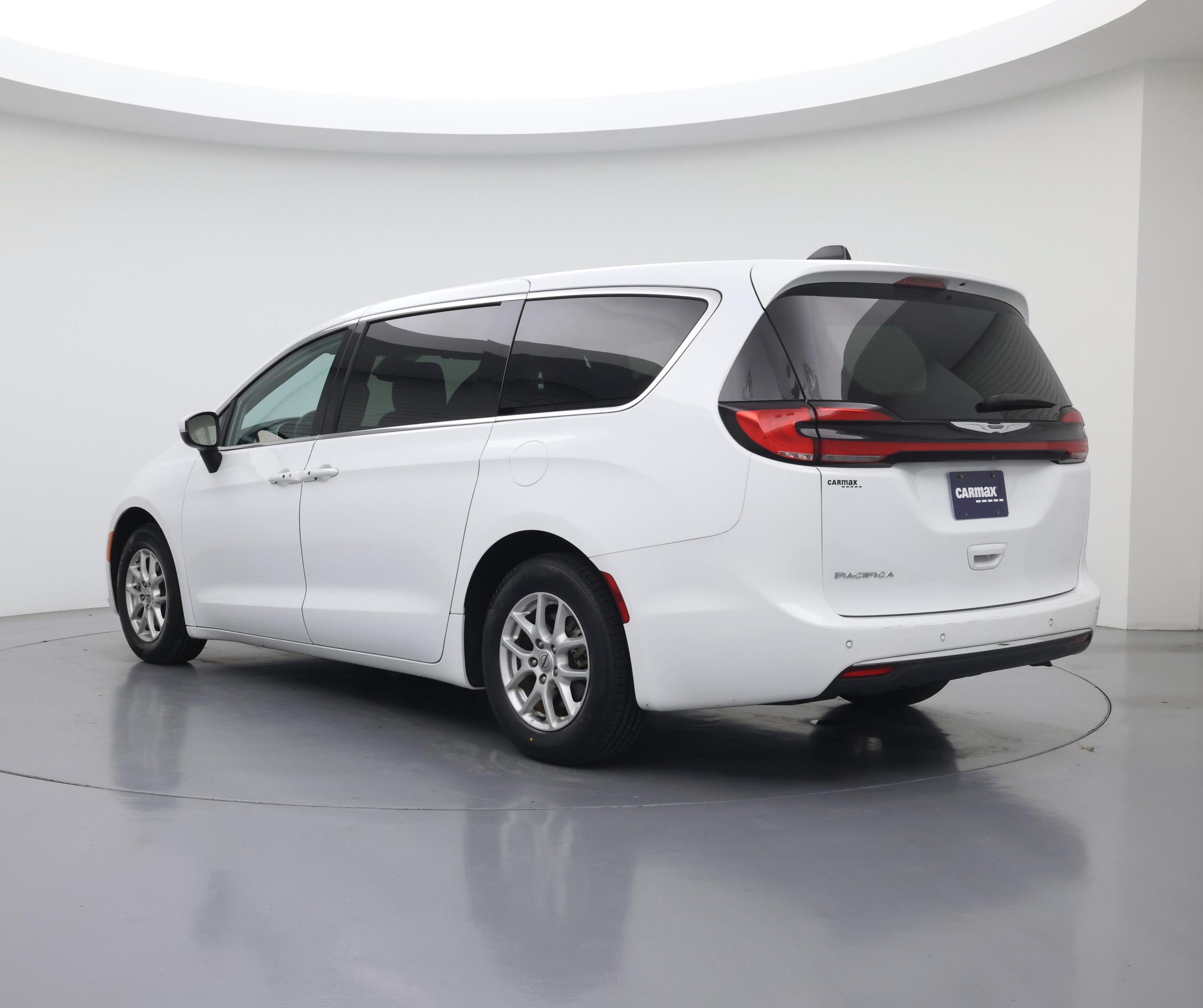 Thumbnail: 2023 Chrysler Pacifica - 2