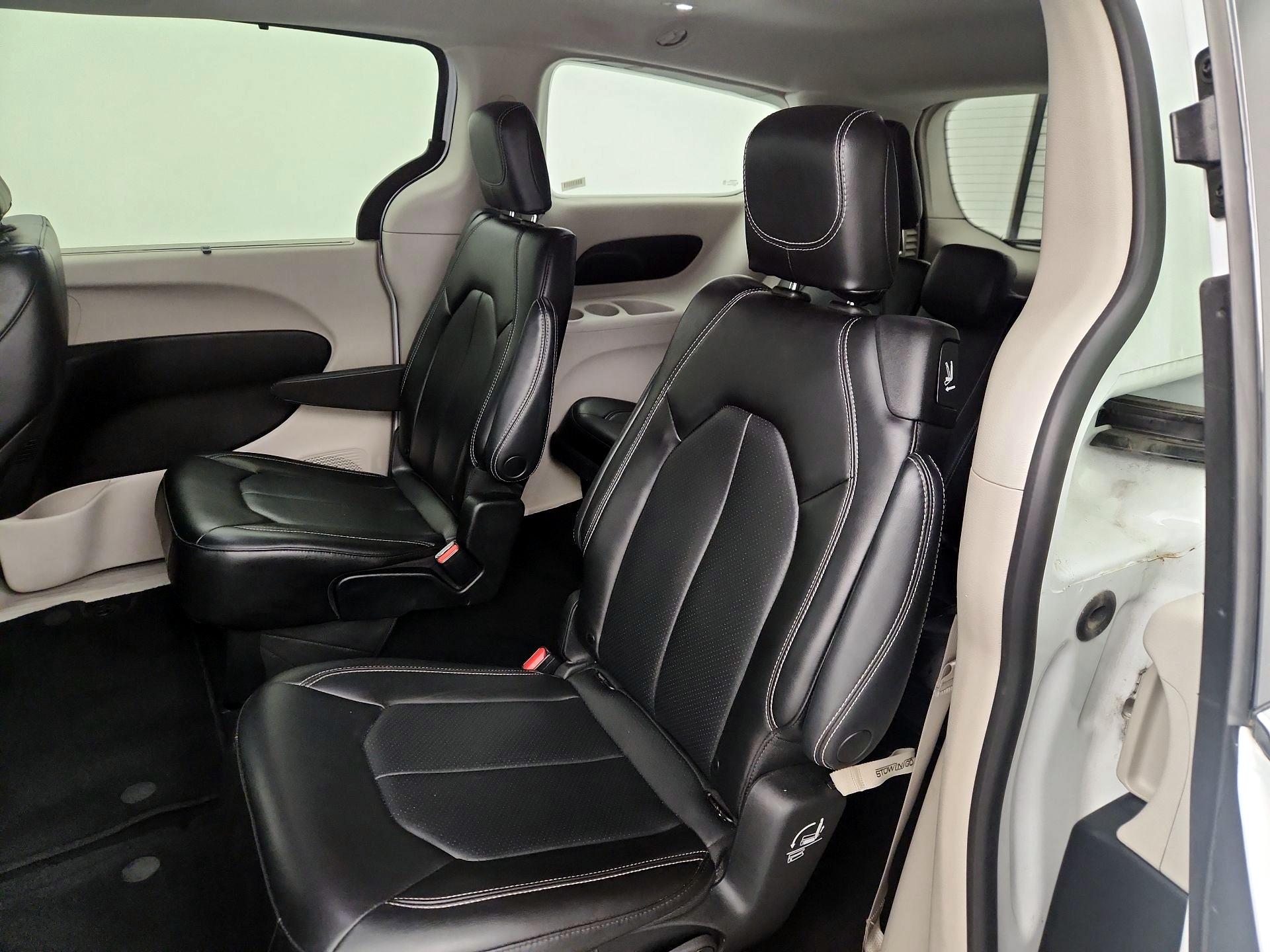 Thumbnail: 2023 Chrysler Pacifica - 19