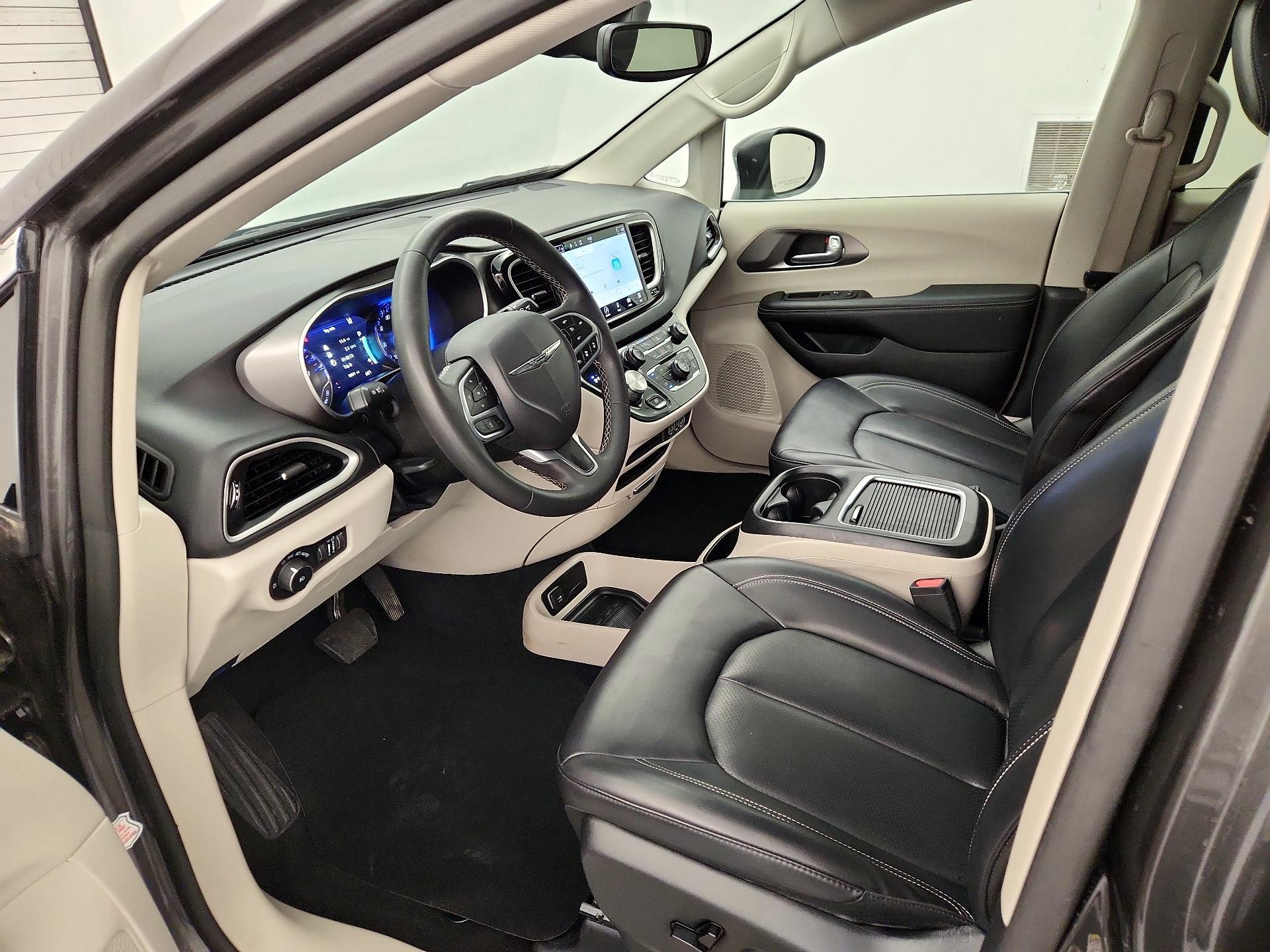 Thumbnail: 2023 Chrysler Pacifica - 11