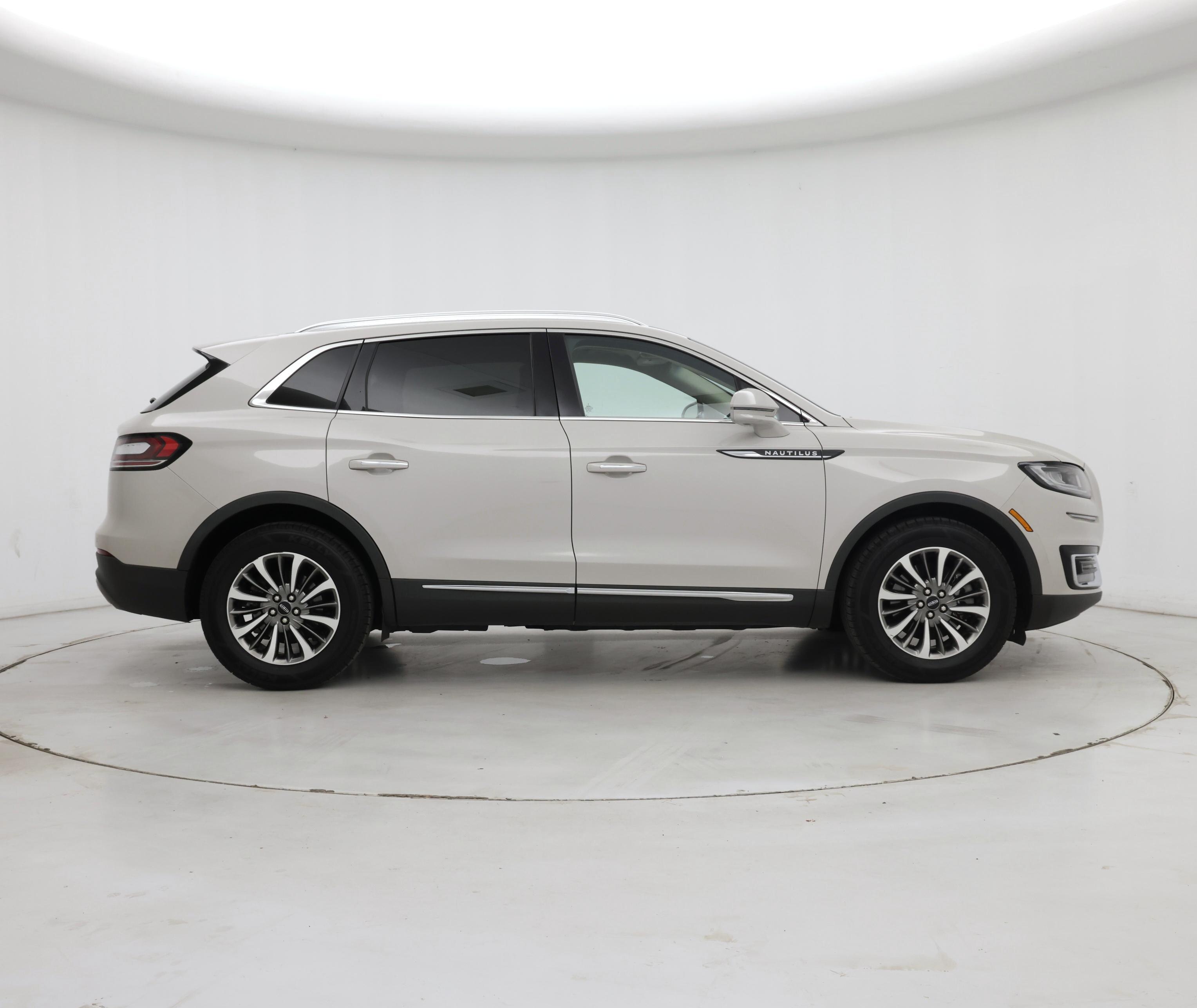 Thumbnail: 2020 Lincoln Nautilus - 7