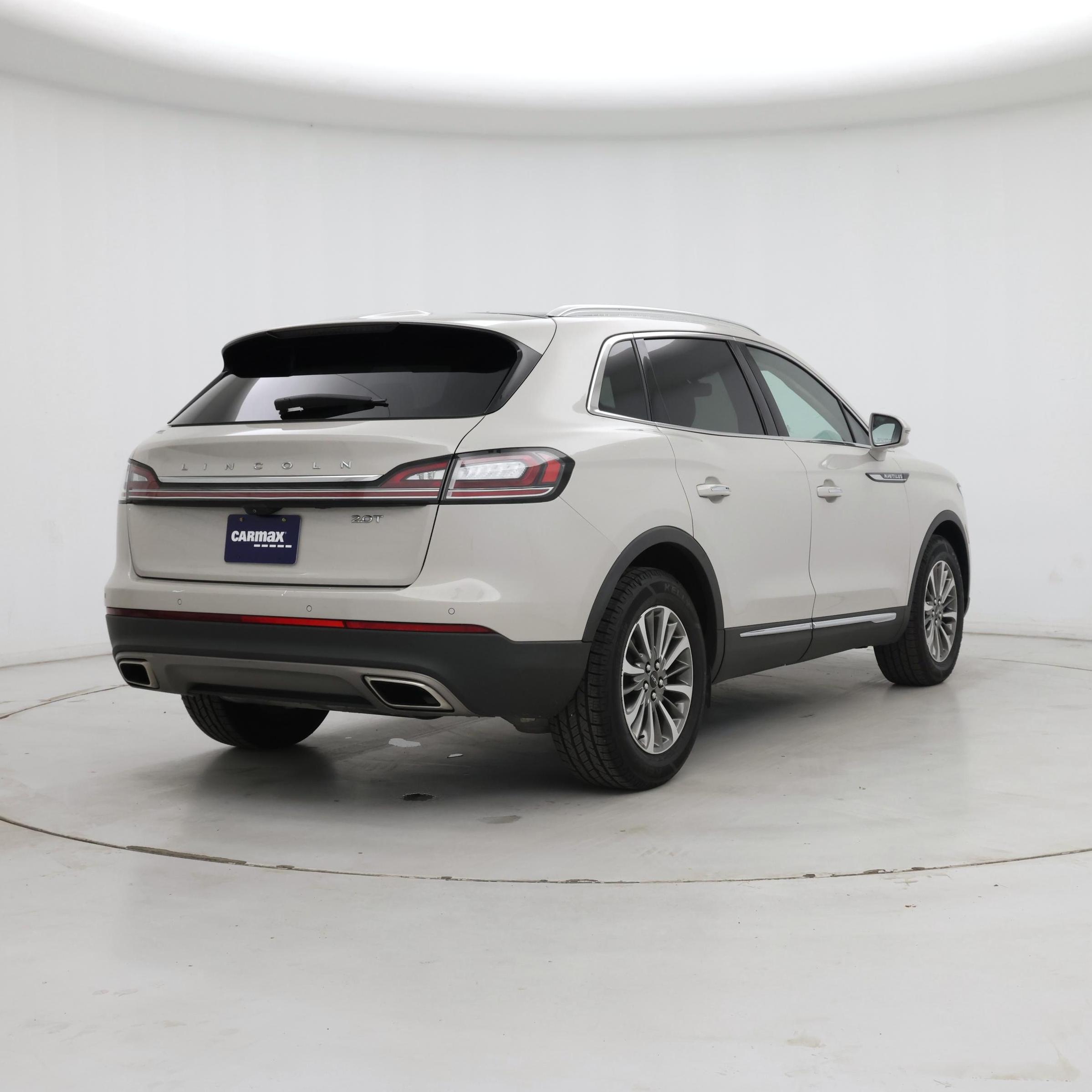 Thumbnail: 2020 Lincoln Nautilus - 8