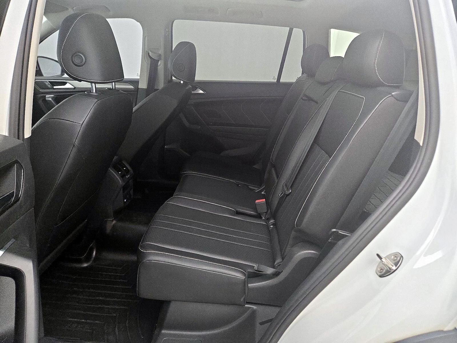 2023 Volkswagen Tiguan SE - Photo 21