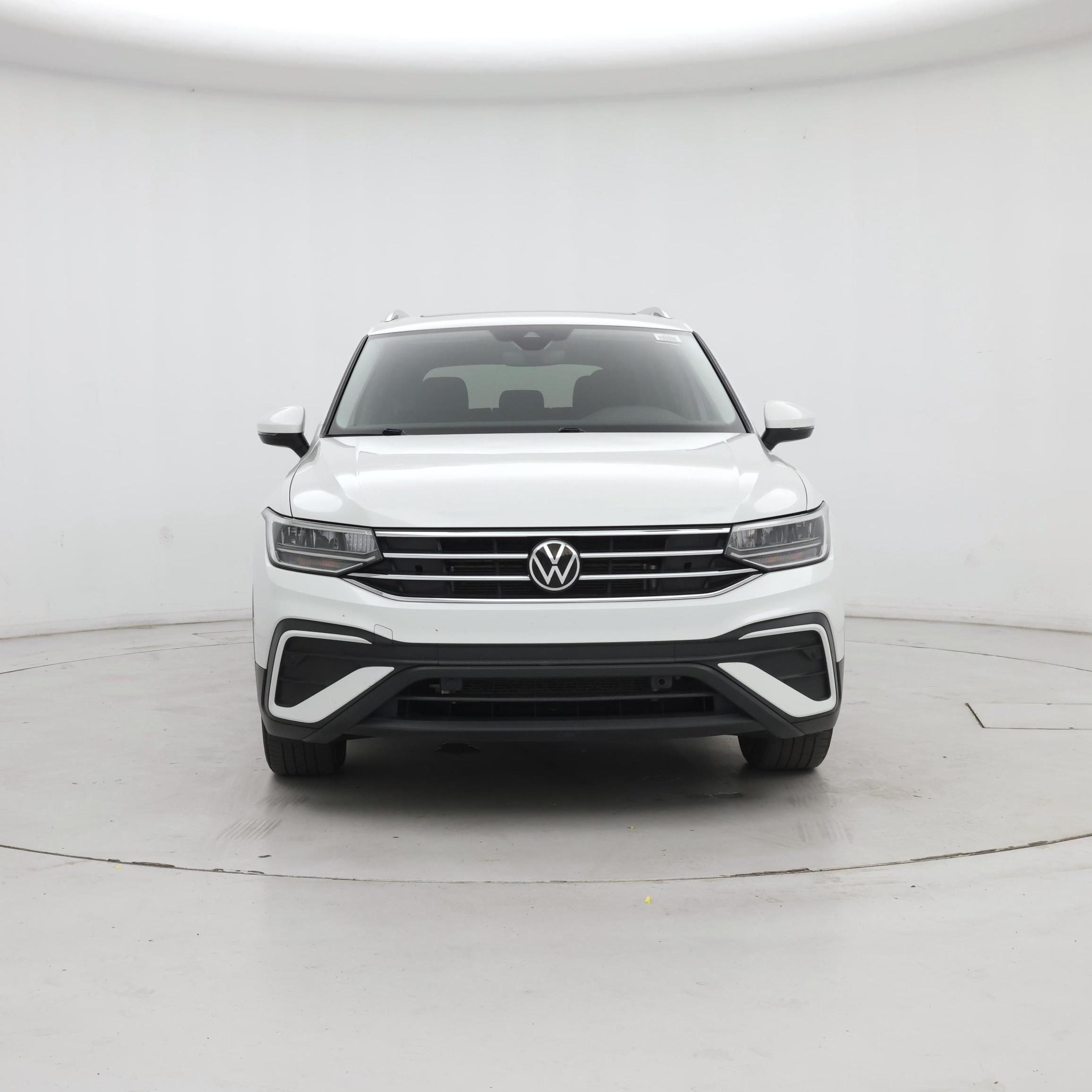 Thumbnail: 2023 Volkswagen Tiguan - 5