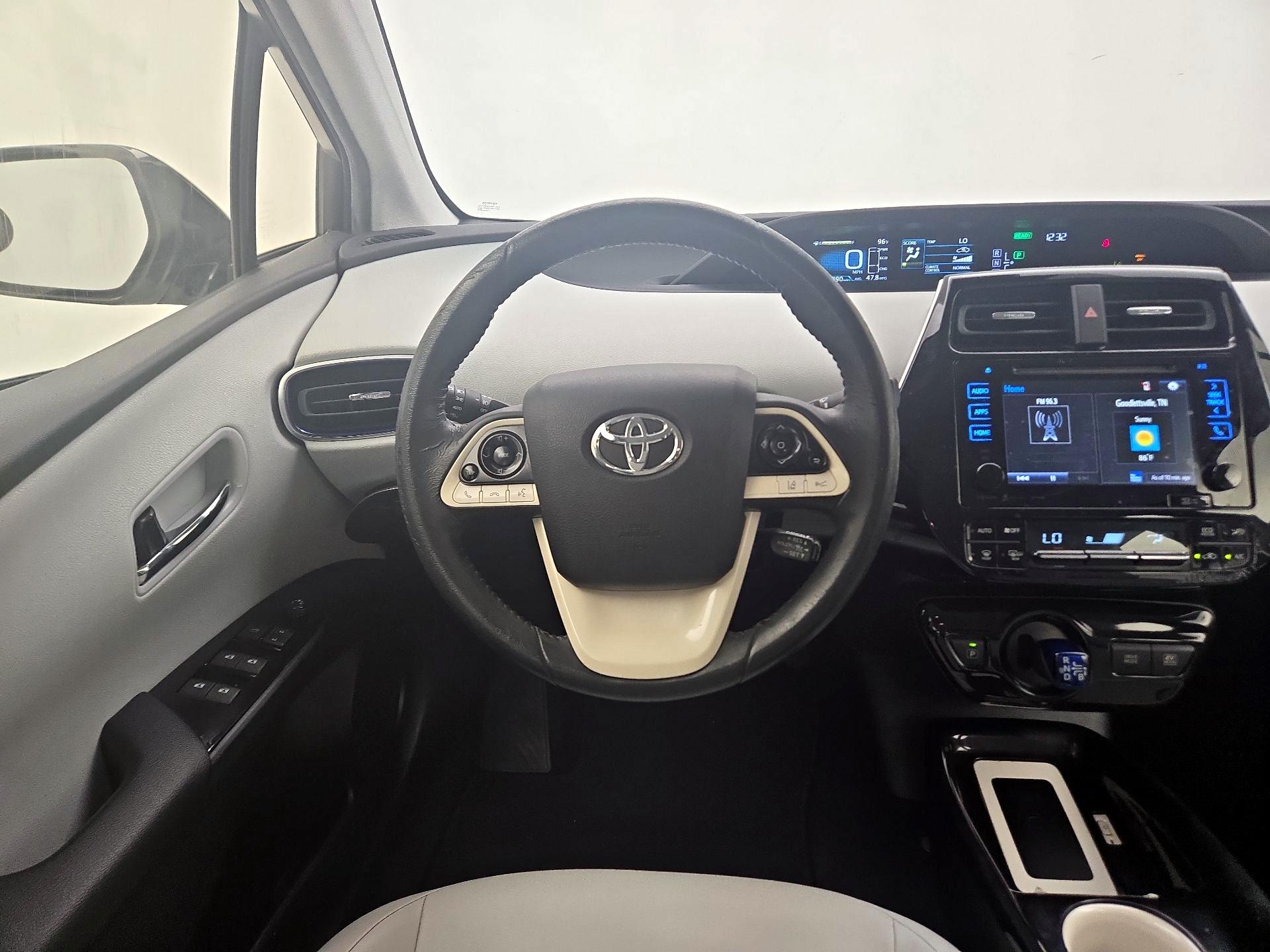 Thumbnail: 2016 Toyota Prius - 10