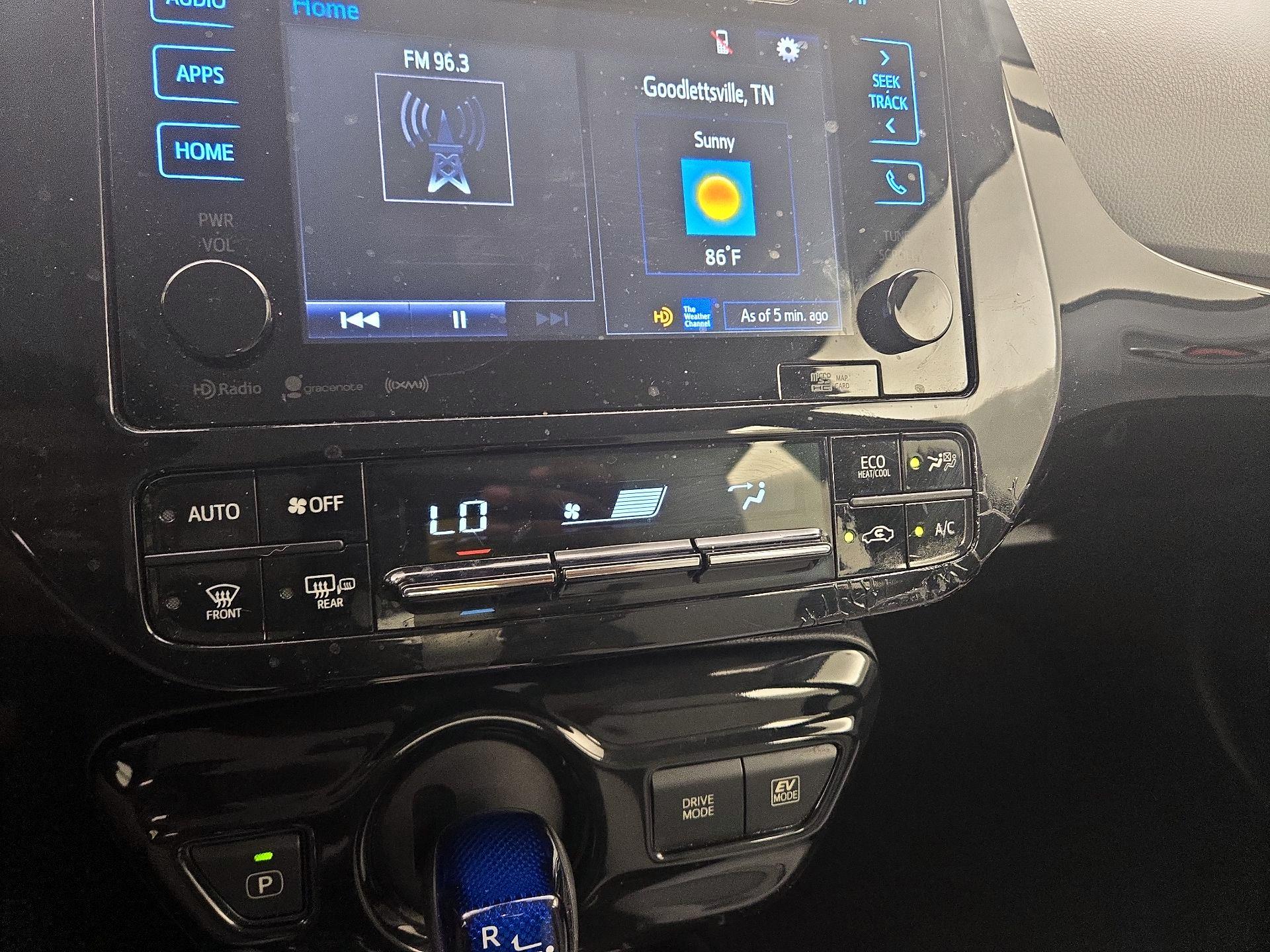Thumbnail: 2016 Toyota Prius - 16
