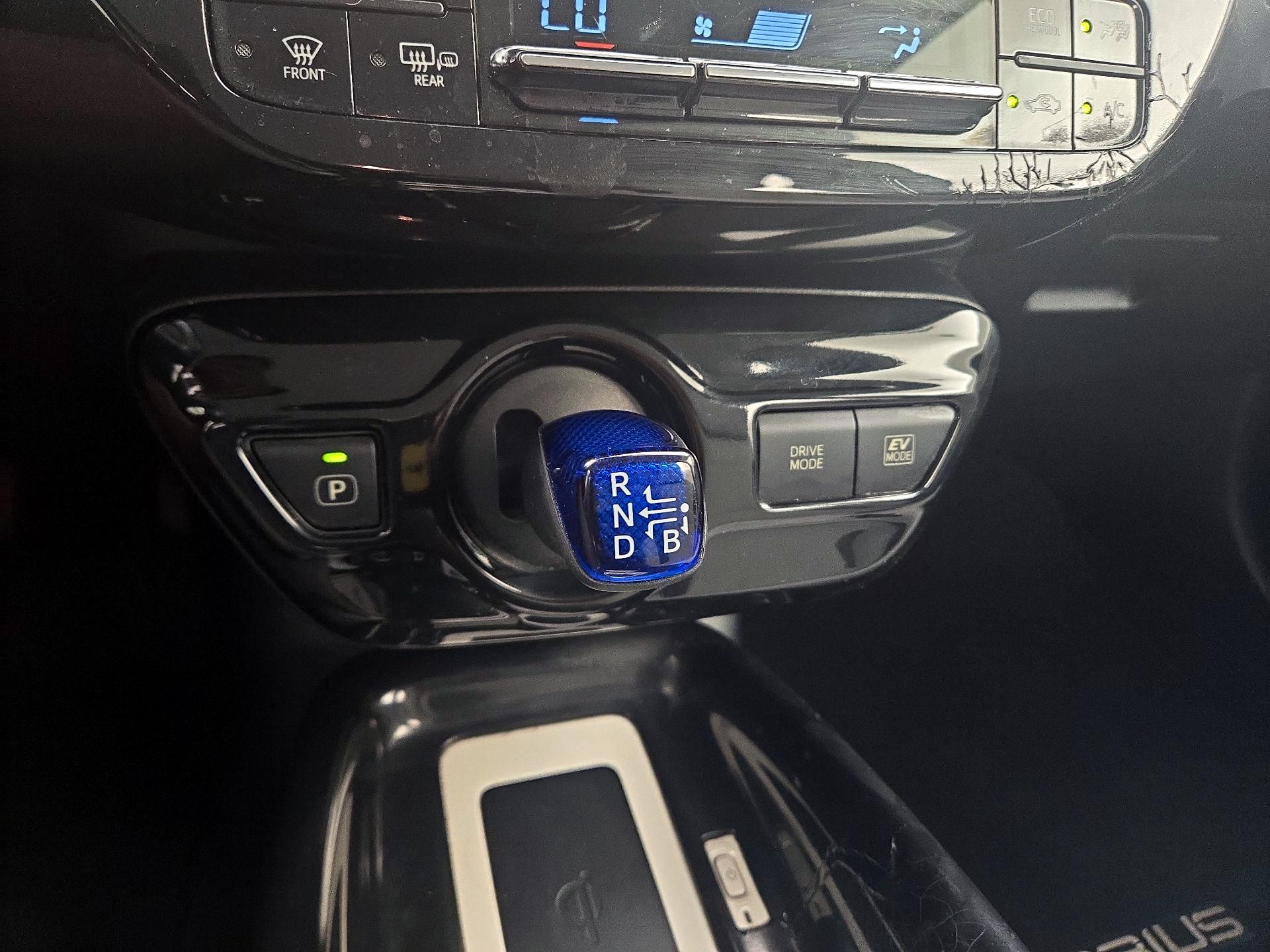 Thumbnail: 2016 Toyota Prius - 17