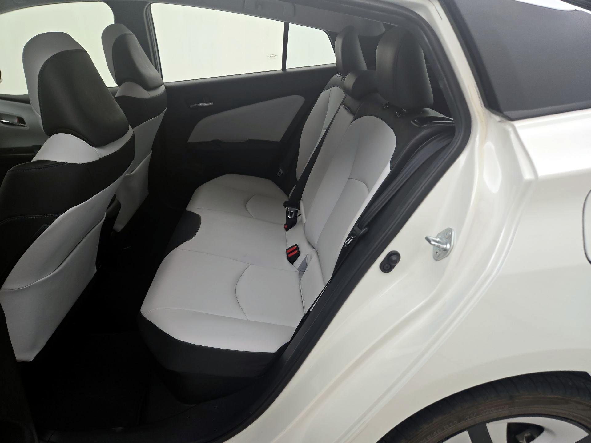 Thumbnail: 2016 Toyota Prius - 19