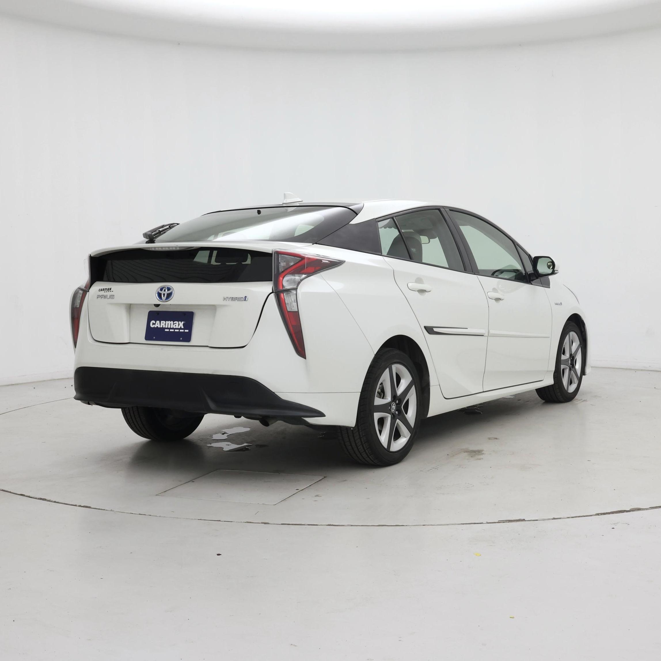Thumbnail: 2016 Toyota Prius - 8