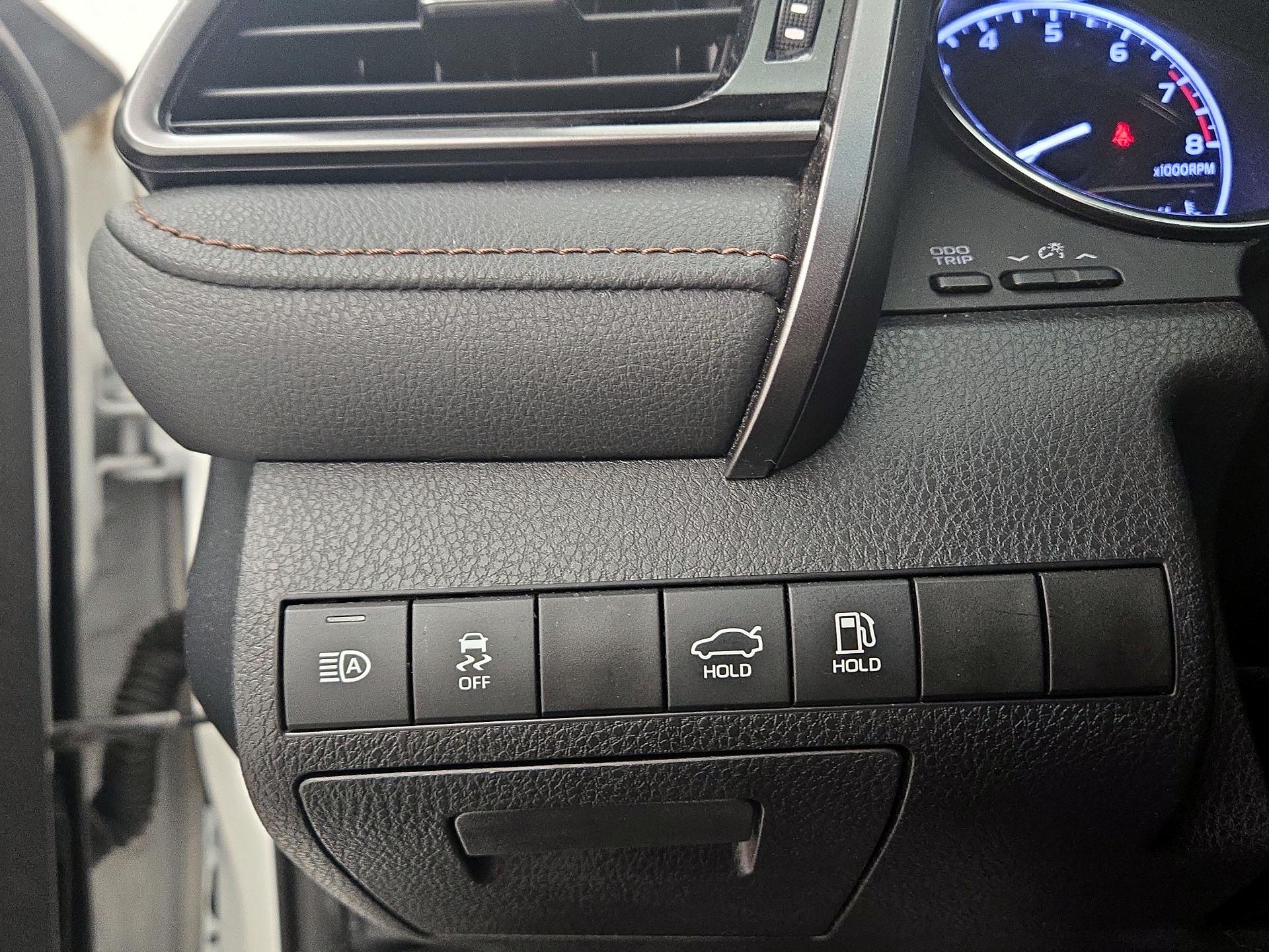 Thumbnail: 2019 Toyota Camry - 13