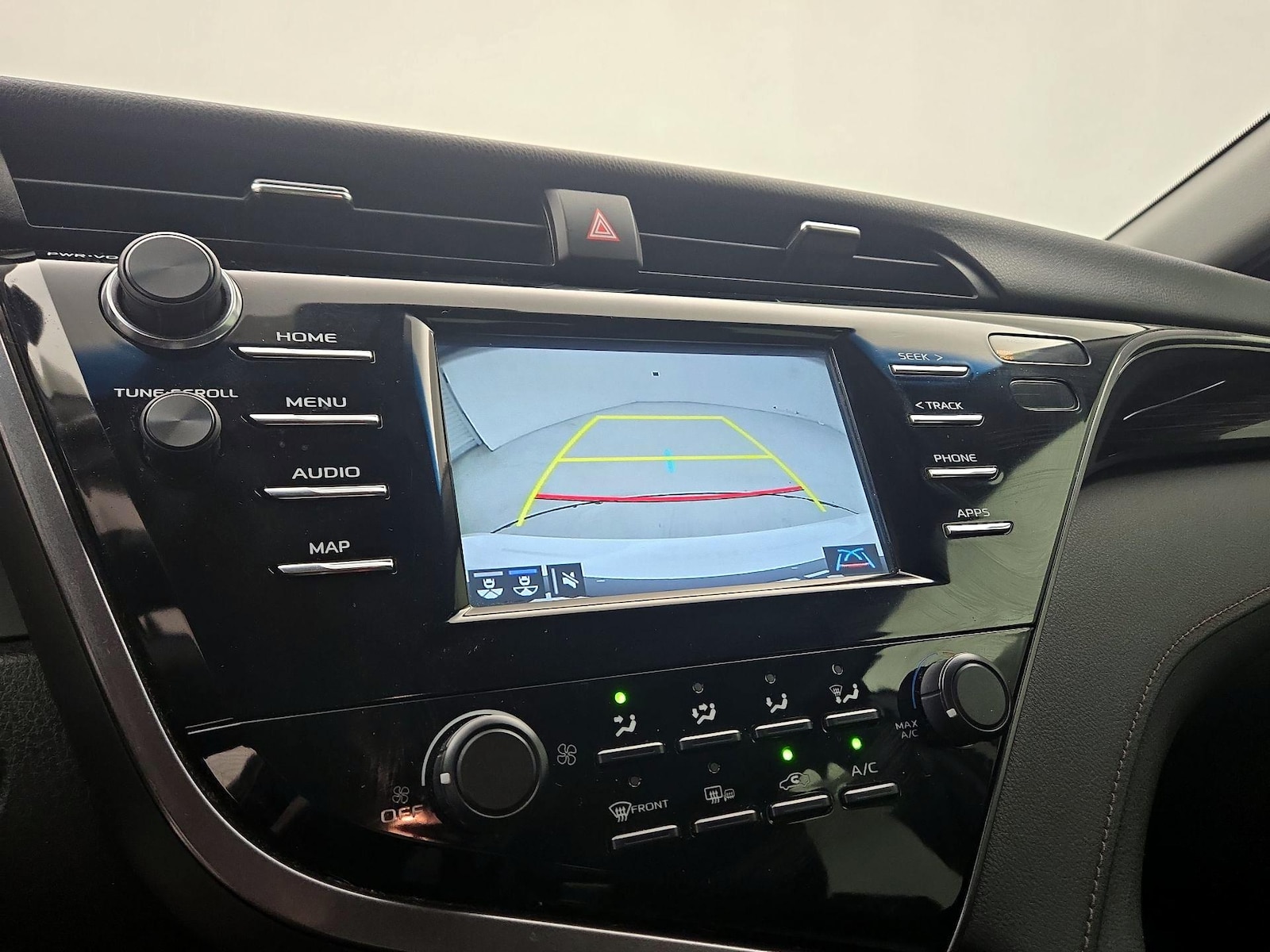 2019 Toyota Camry LE - Photo 15