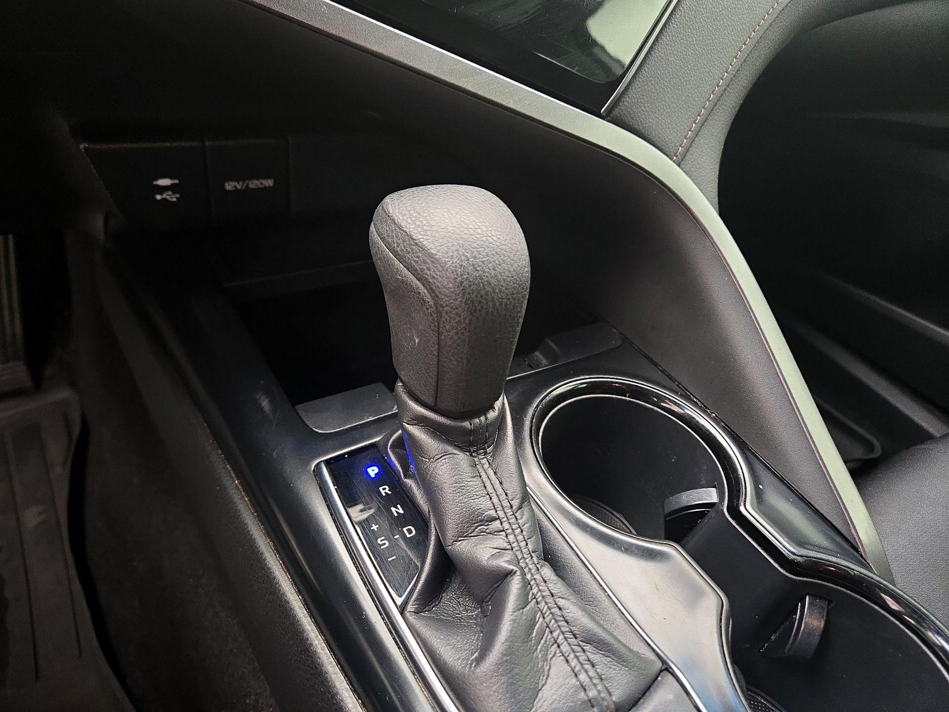 Thumbnail: 2019 Toyota Camry - 17