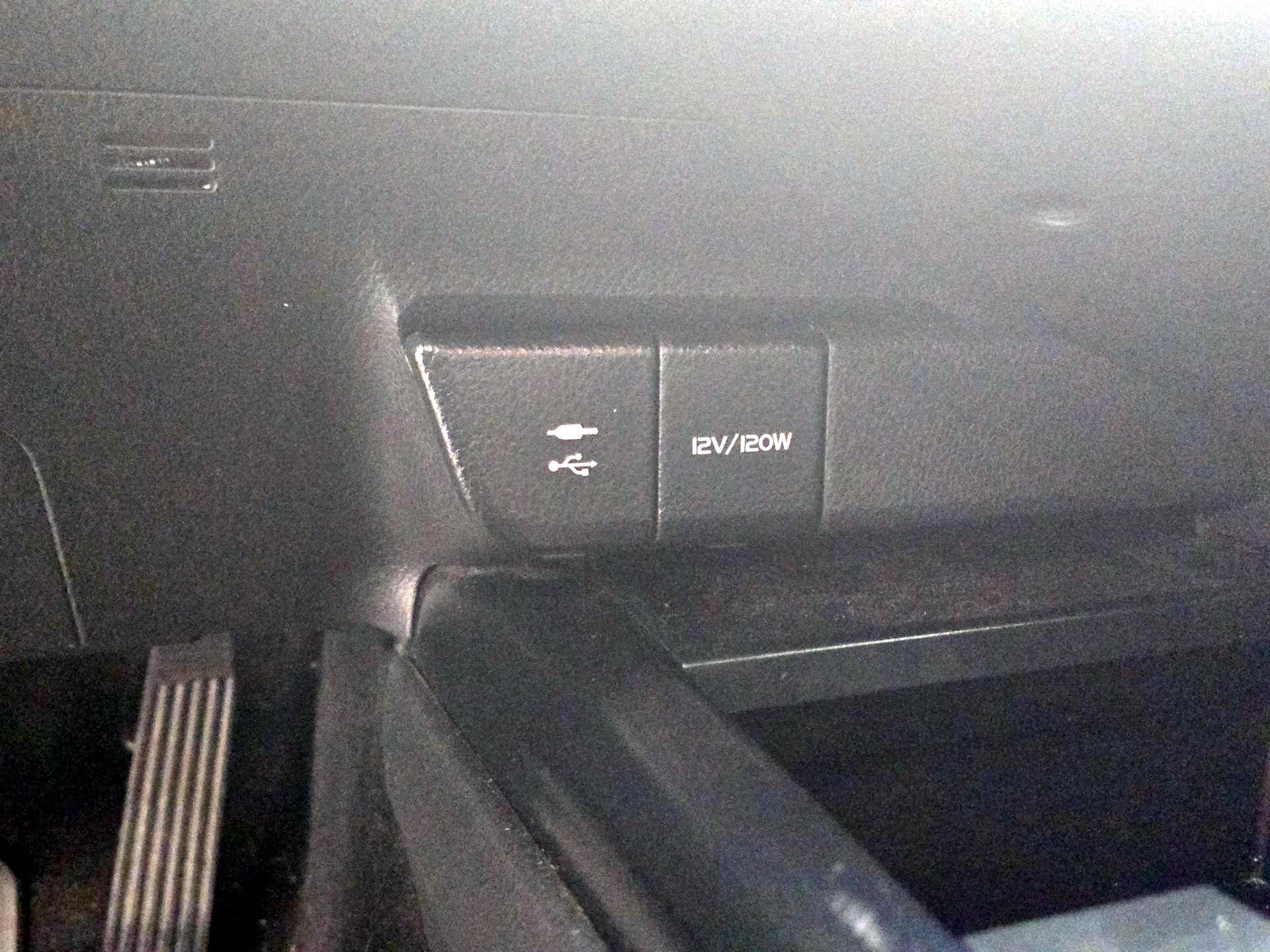 Thumbnail: 2019 Toyota Camry - 18