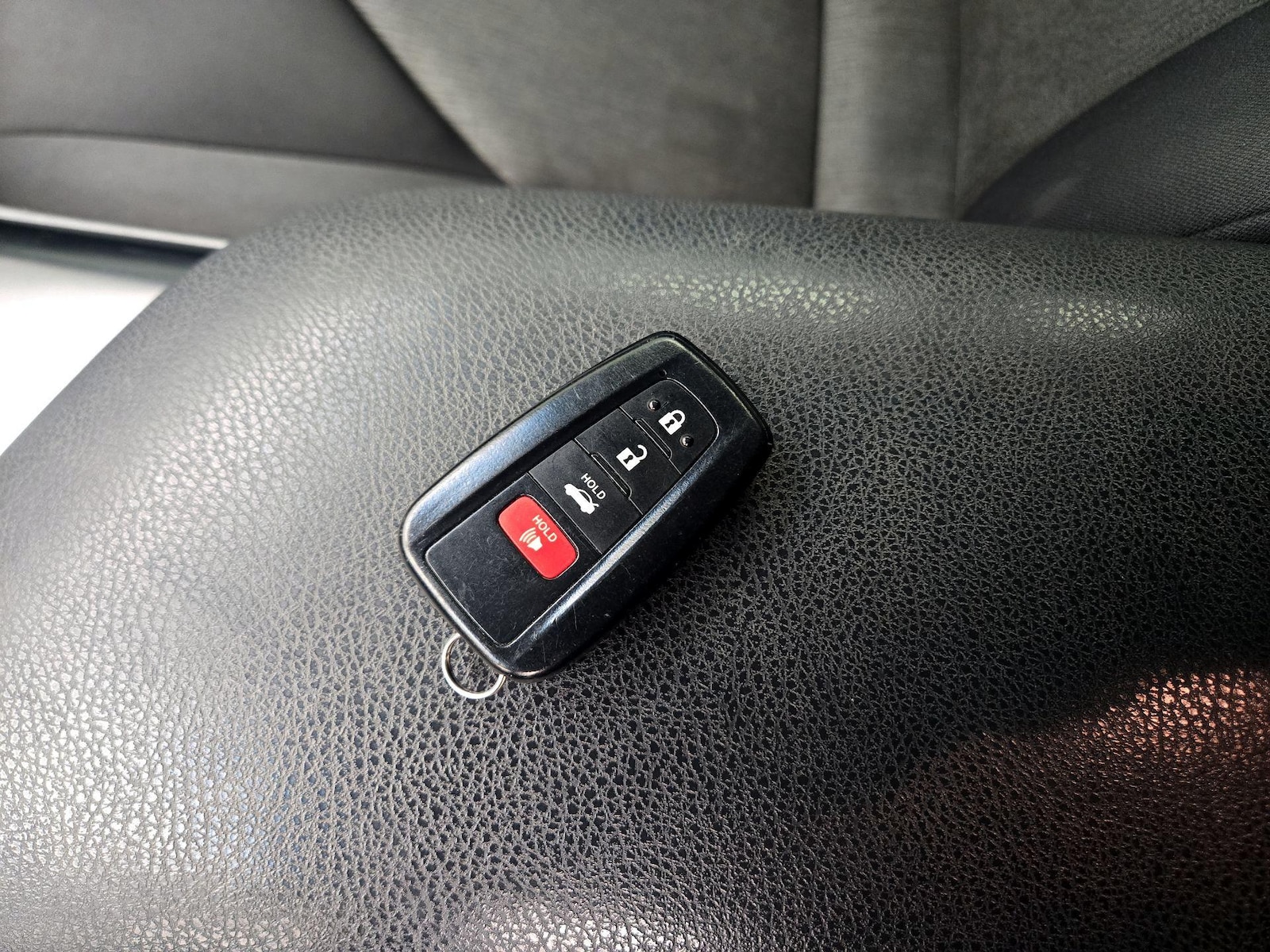 2019 Toyota Camry LE - Photo 23