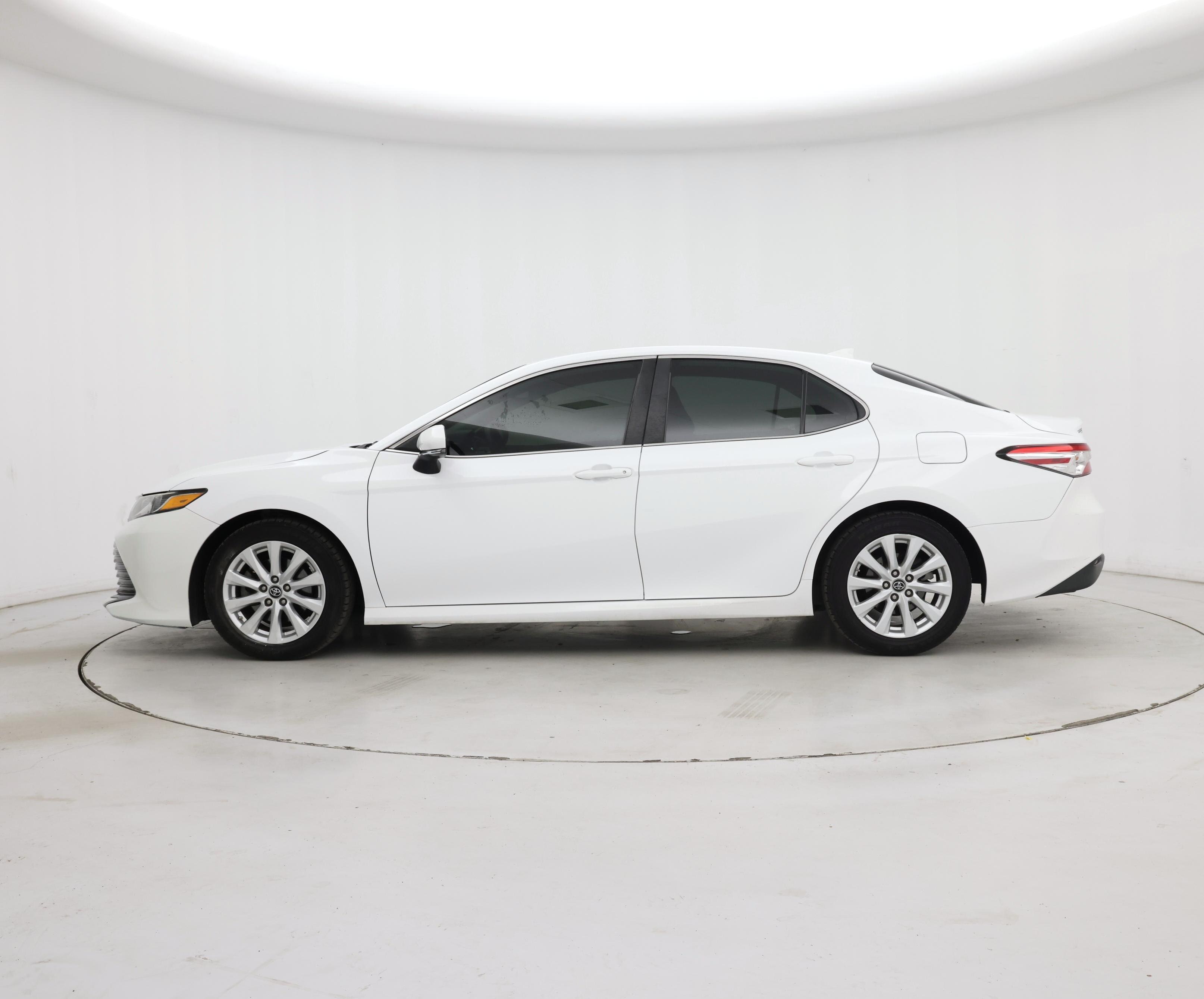Thumbnail: 2019 Toyota Camry - 3