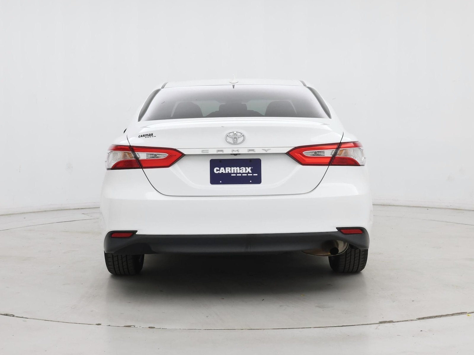 2019 Toyota Camry LE - Photo 7