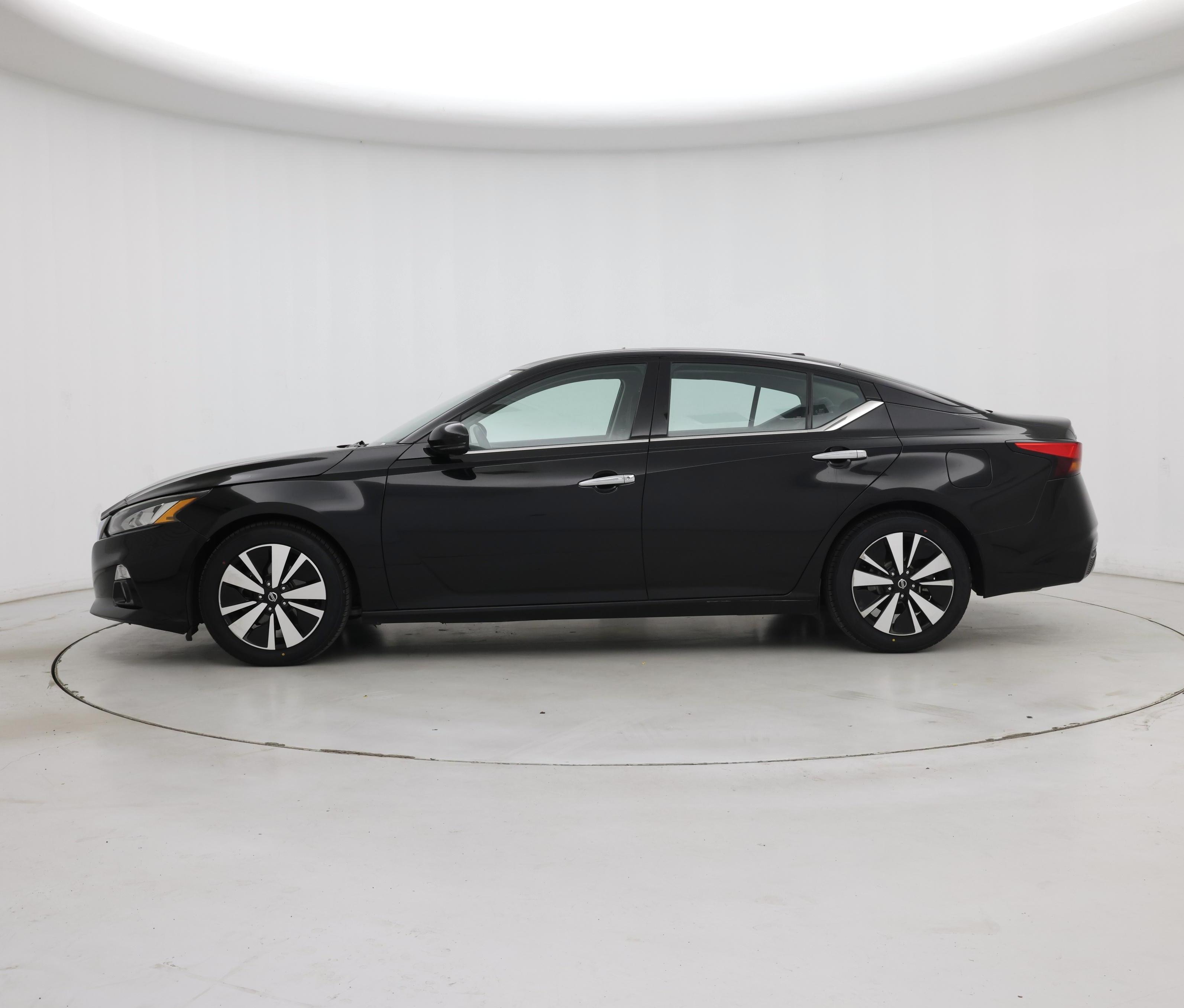 Thumbnail: 2019 Nissan Altima - 3