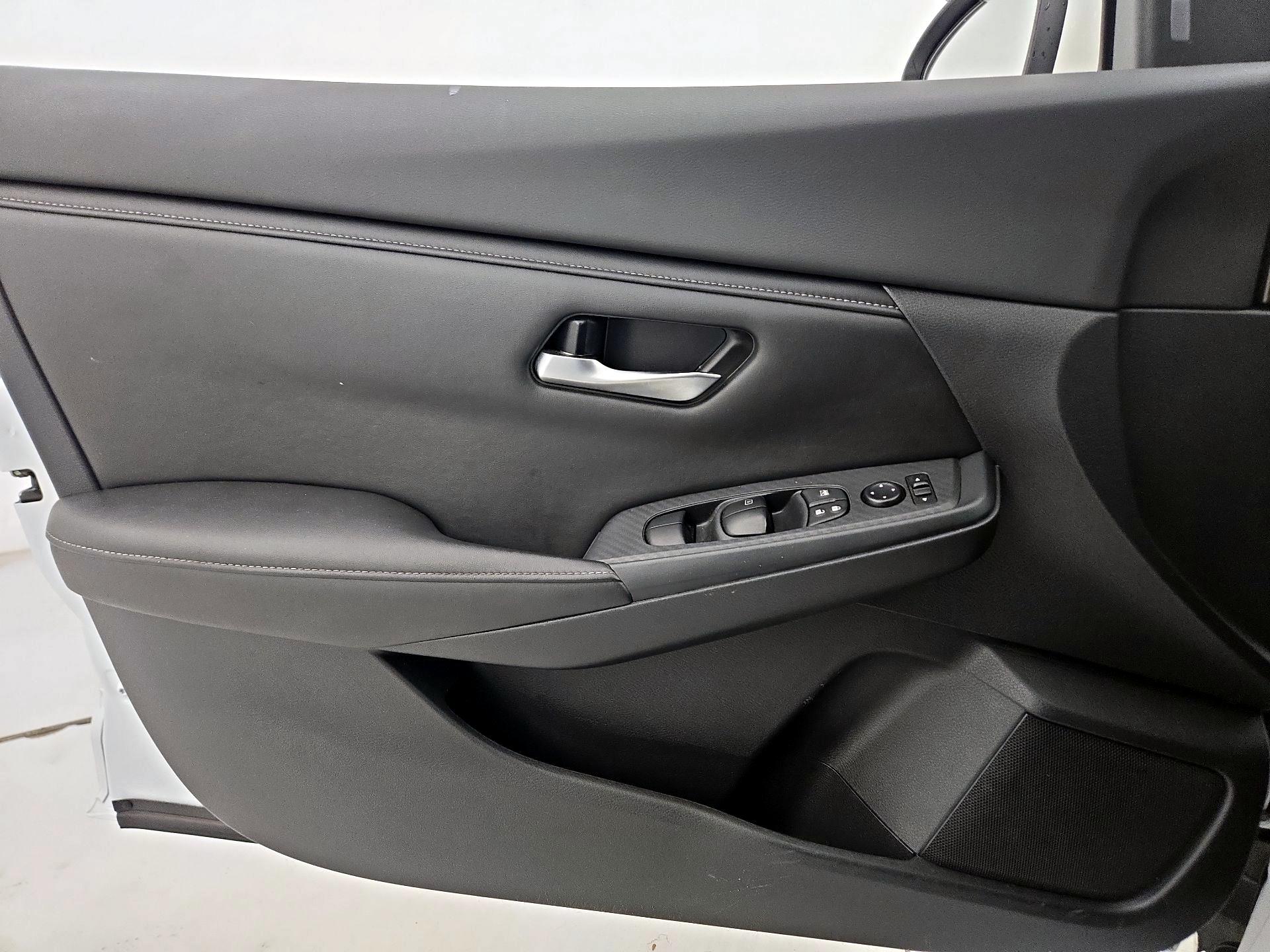 Thumbnail: 2021 Nissan Sentra - 12