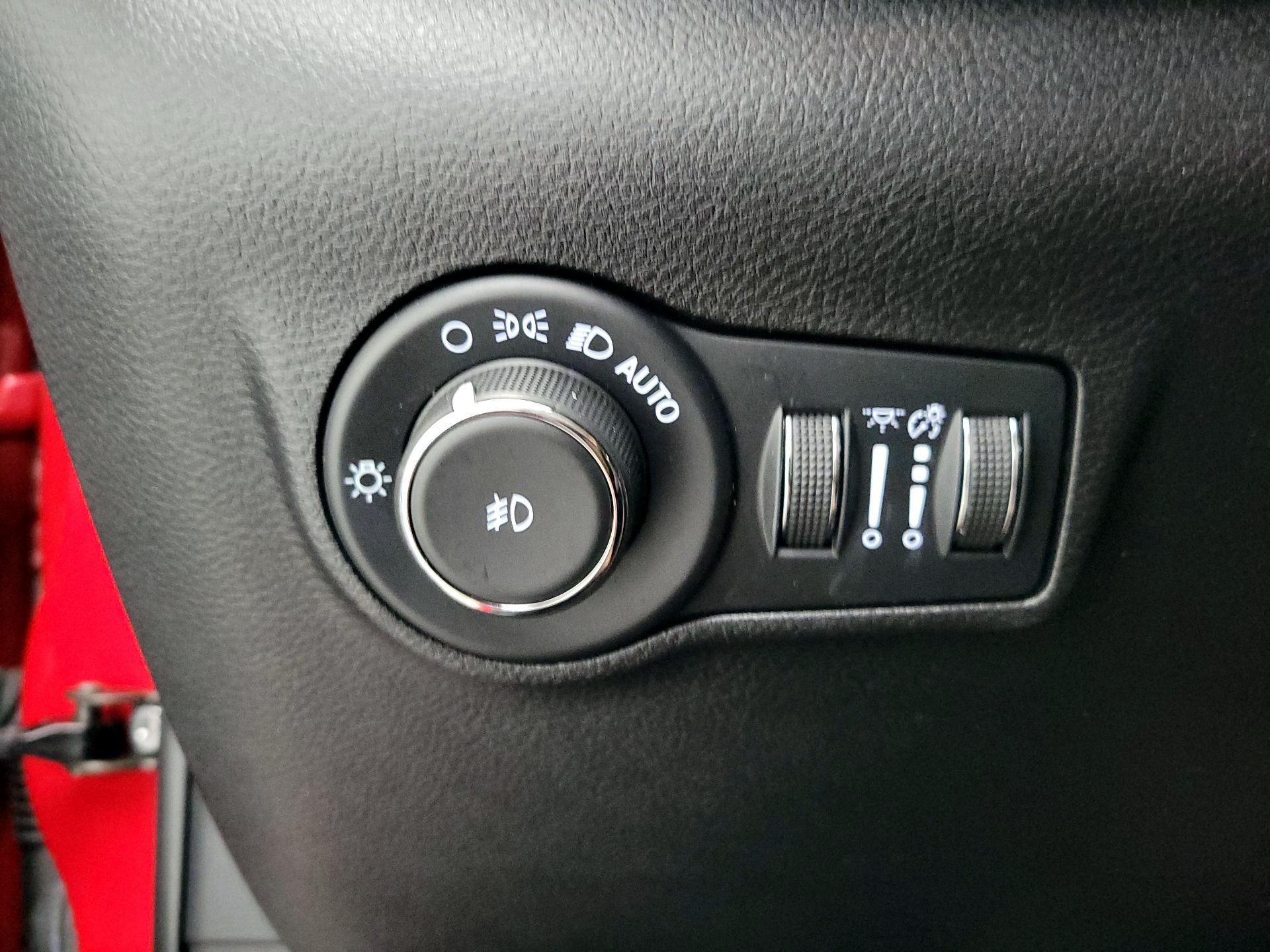 Thumbnail: 2022 Jeep Compass - 13